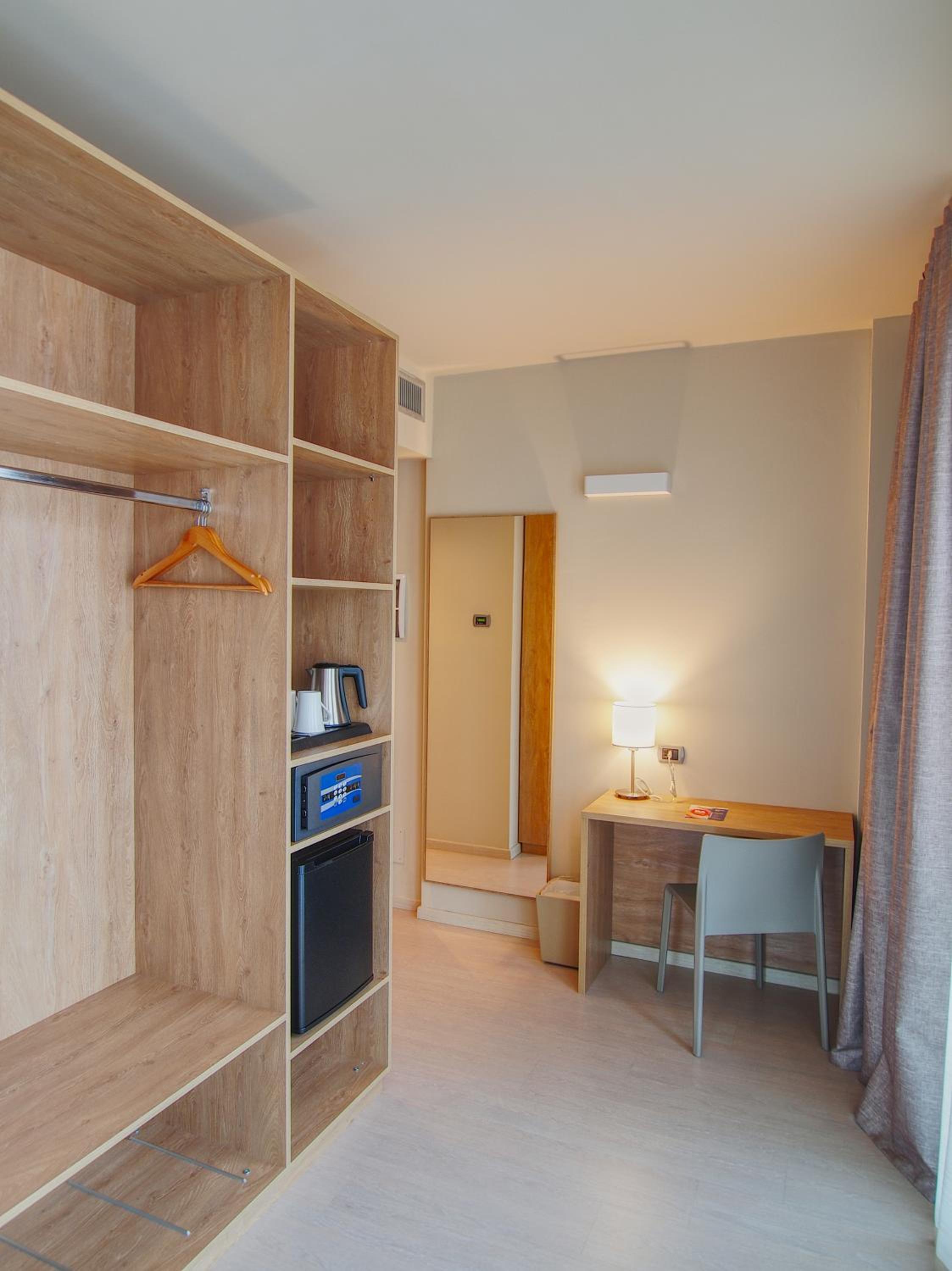 Deluxe Double or Twin Room photo 2