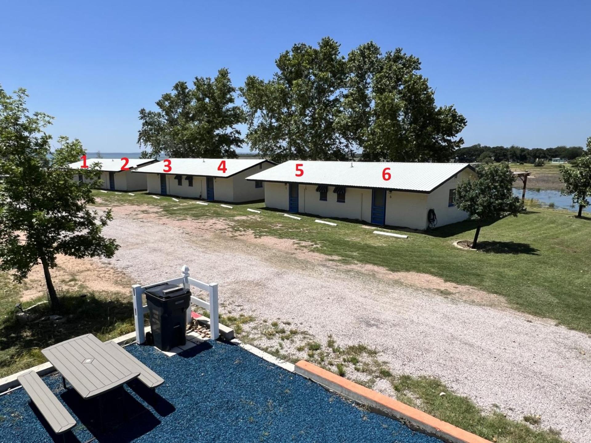 Studio with Lake View - Photo 3