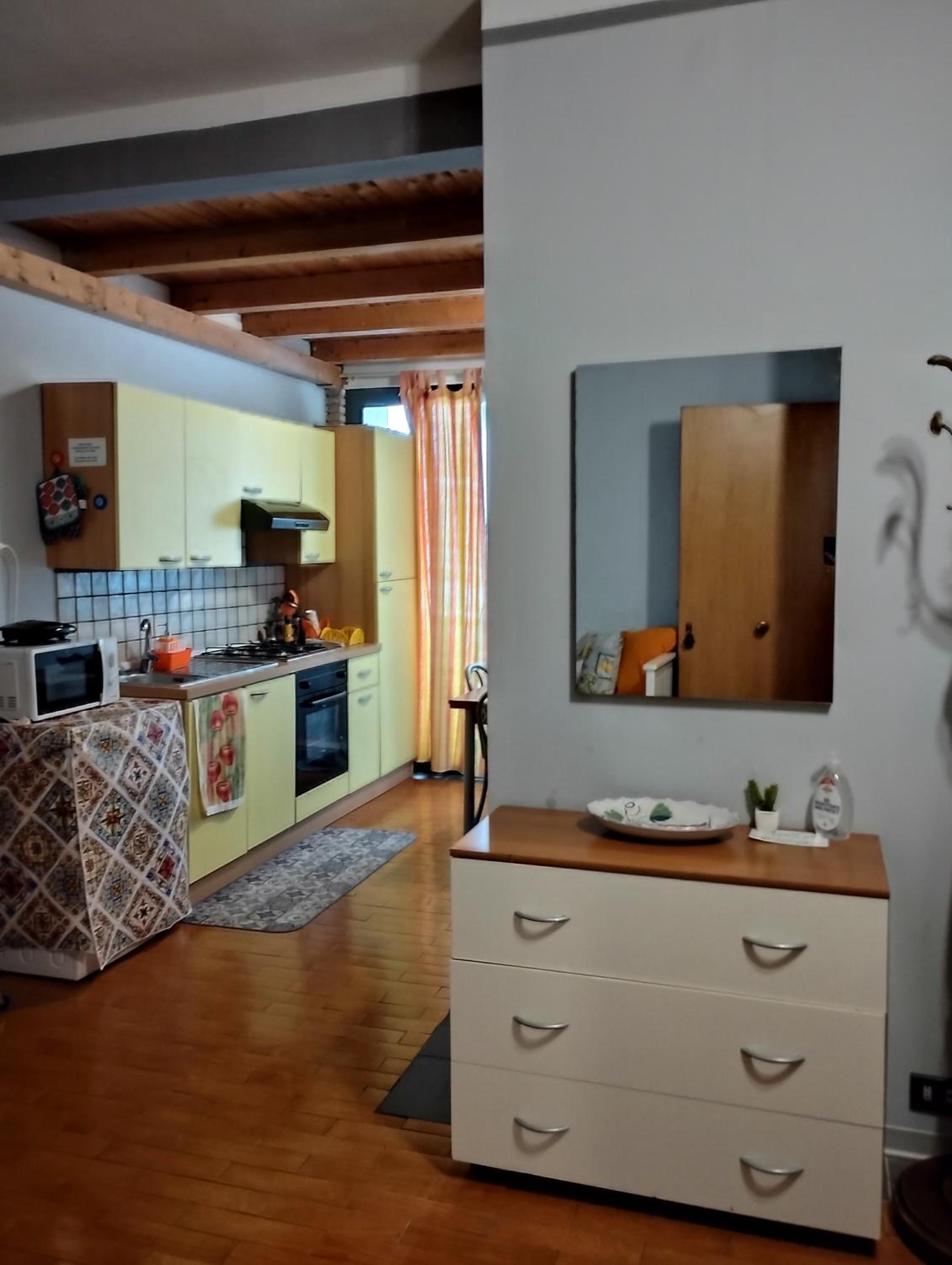 Apartment with Balcony - Photo 21