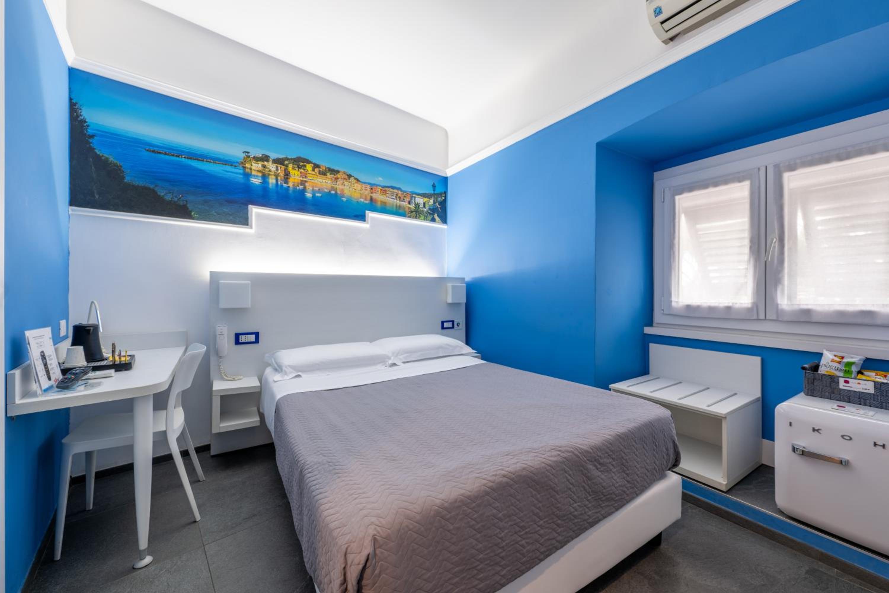 Small Double Room photo 1