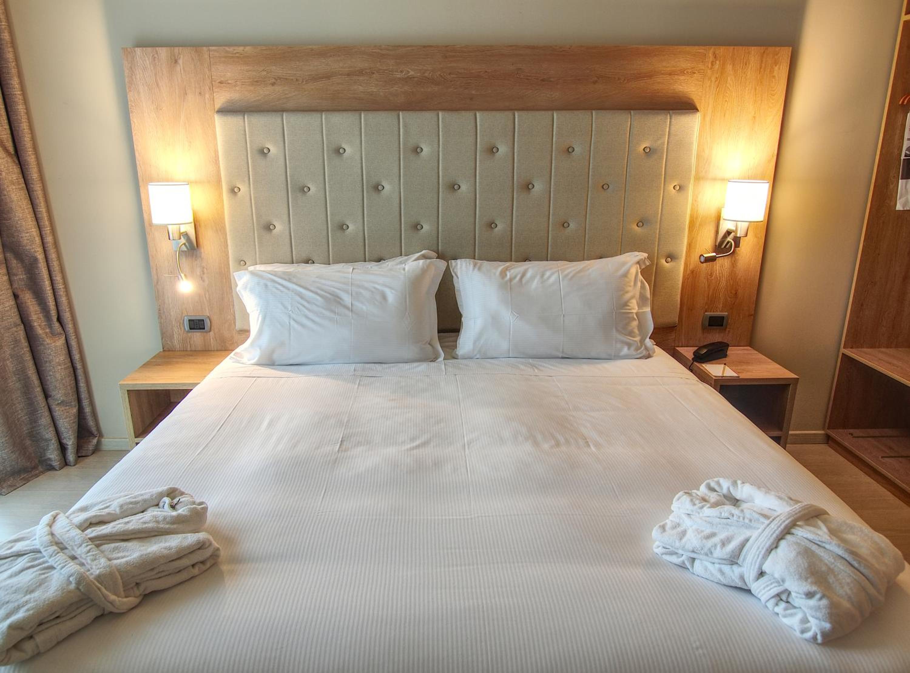 Superior Double or Twin Room photo 3