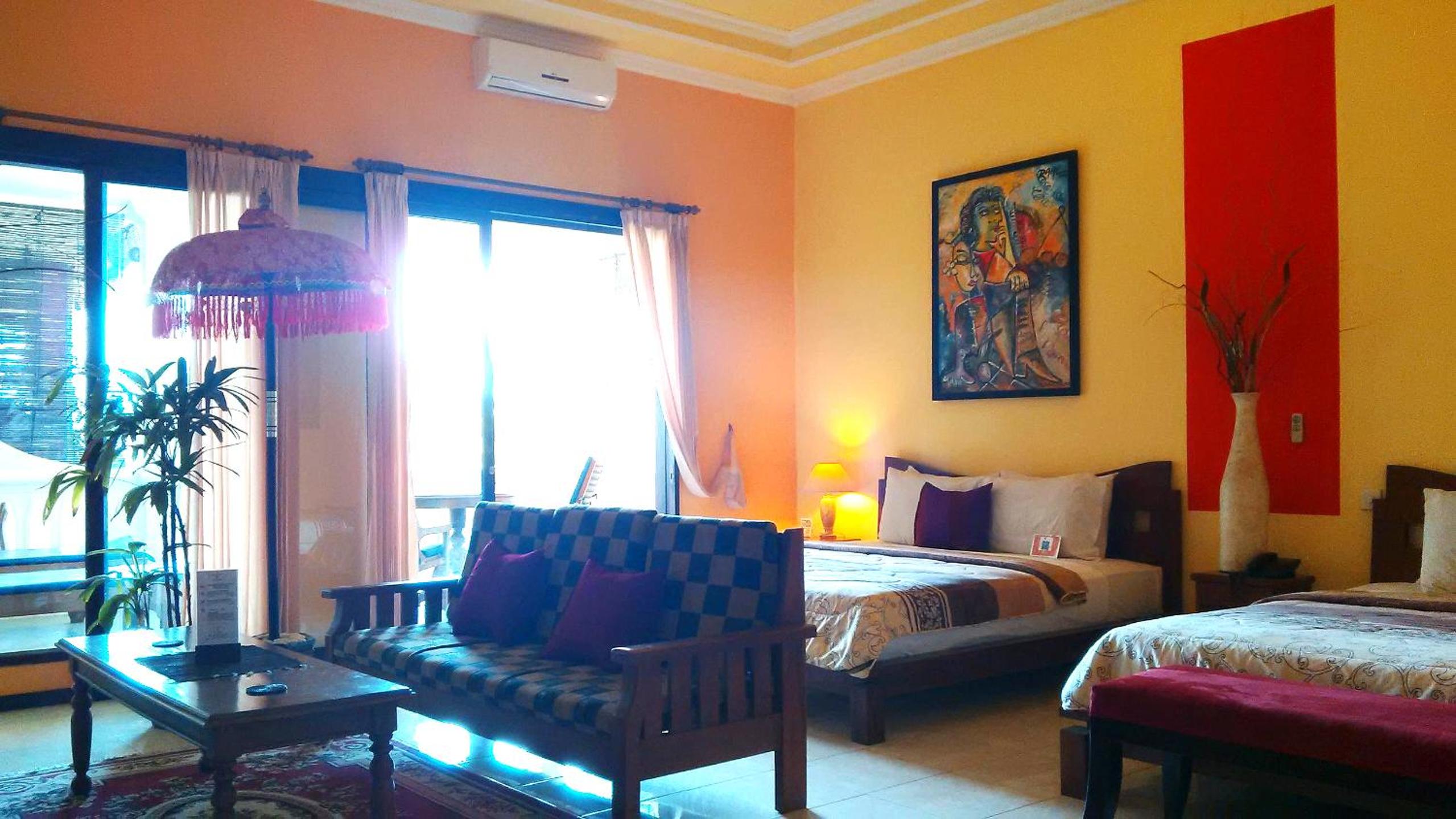 Deluxe Queen Room with Two Queen Beds - Photo 10