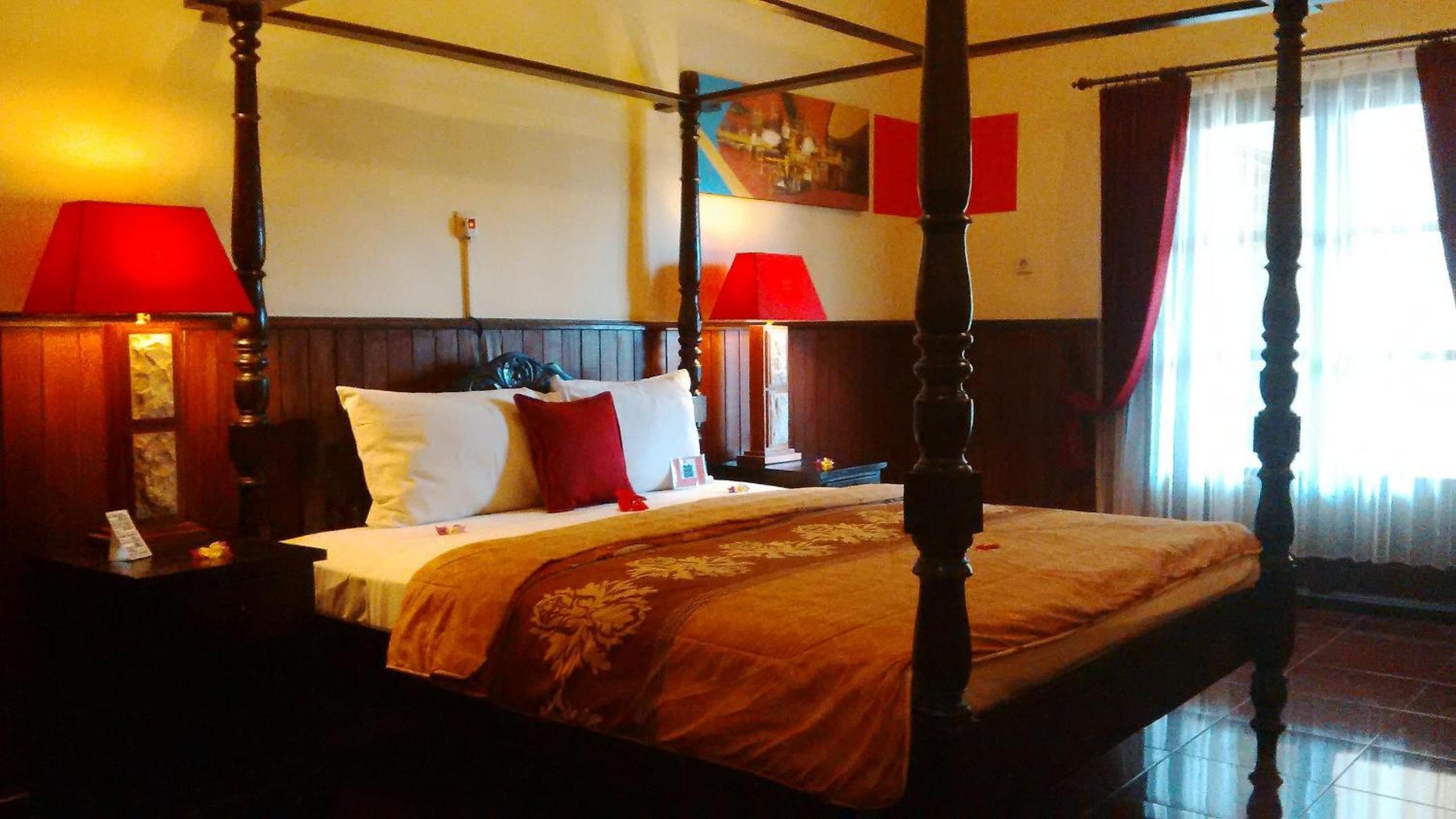 Two-Bedroom Suite - Photo 9