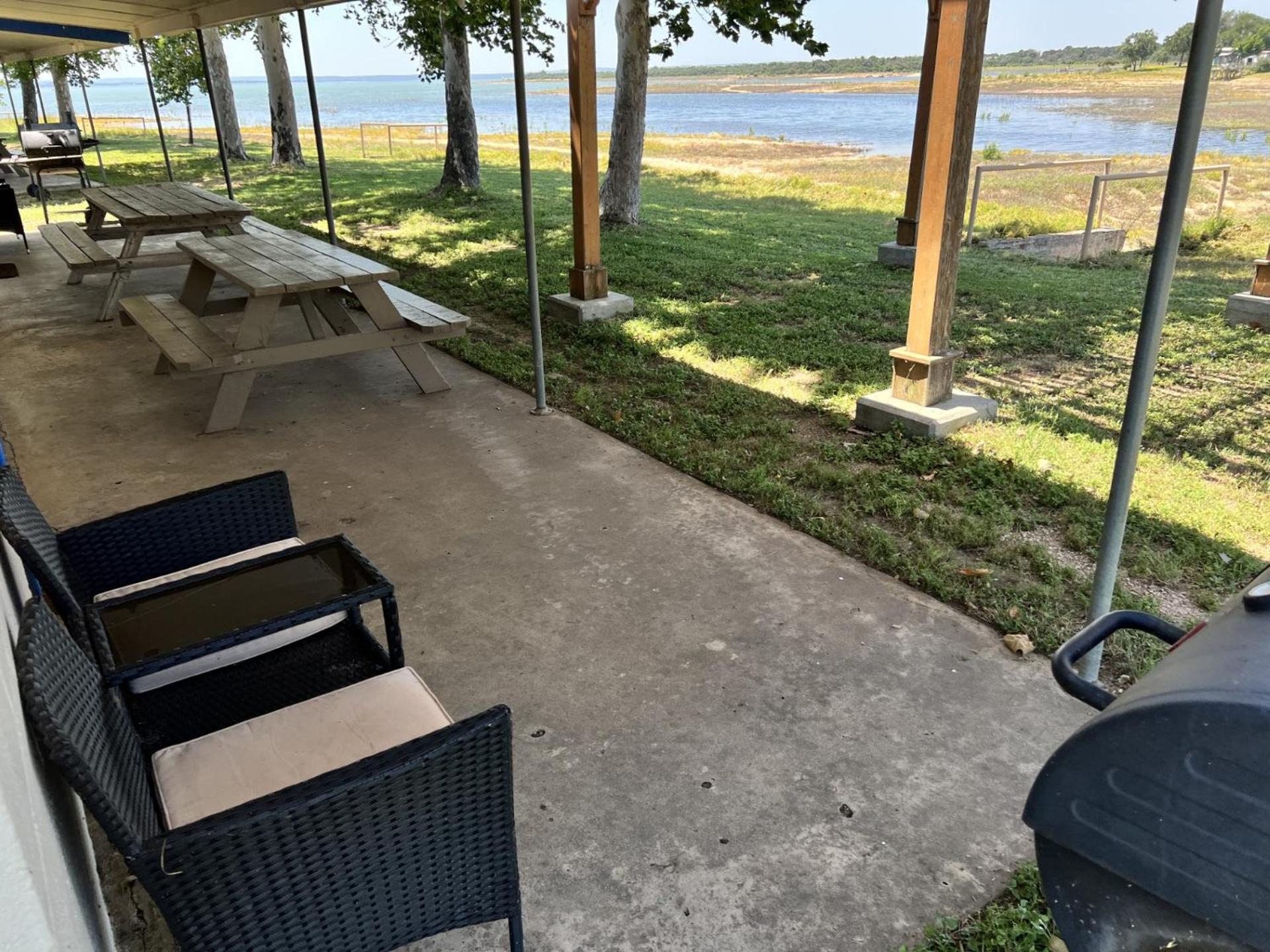 Studio with Lake View - Photo 12