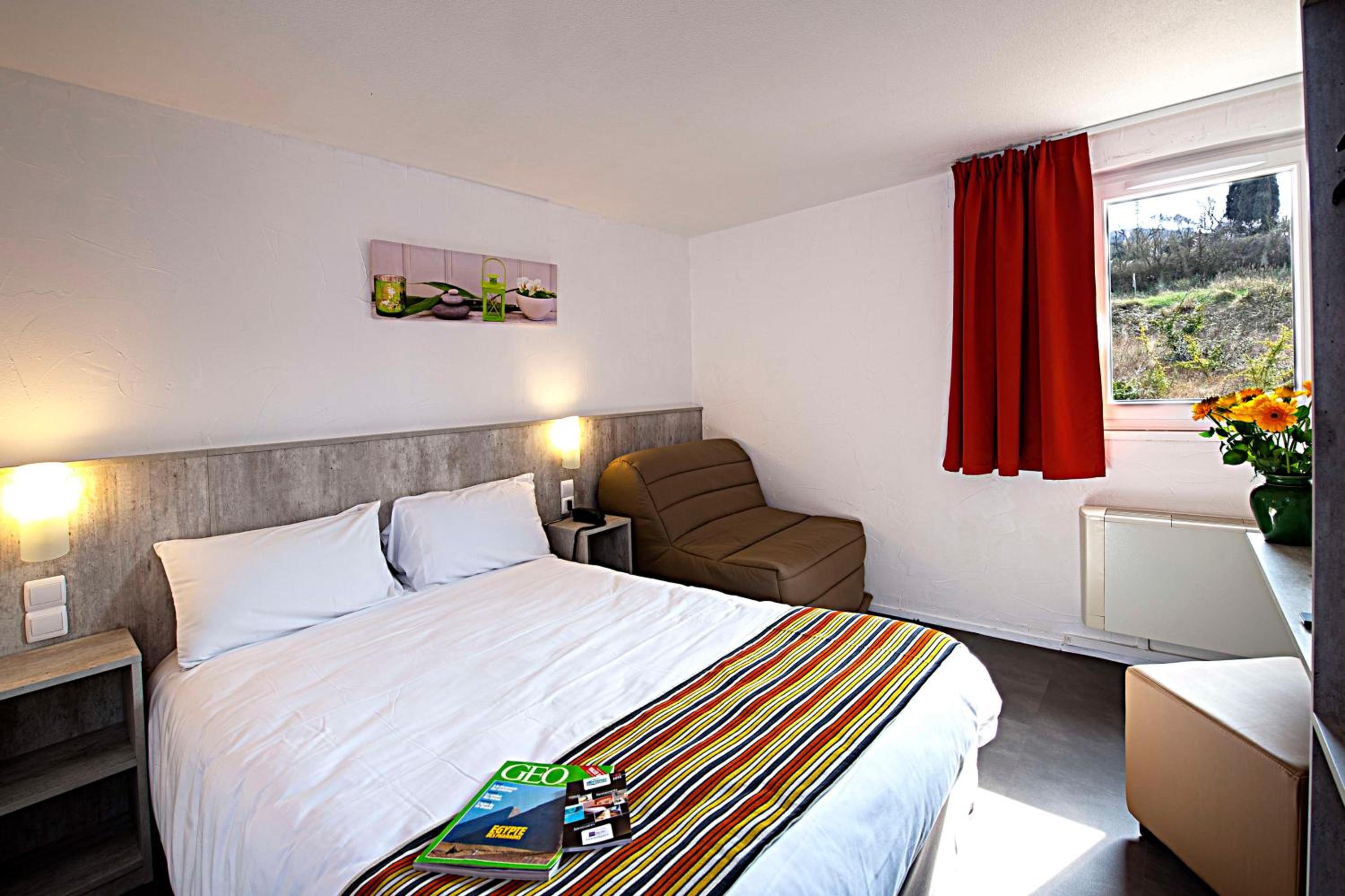 Standard Double Room - Photo 4