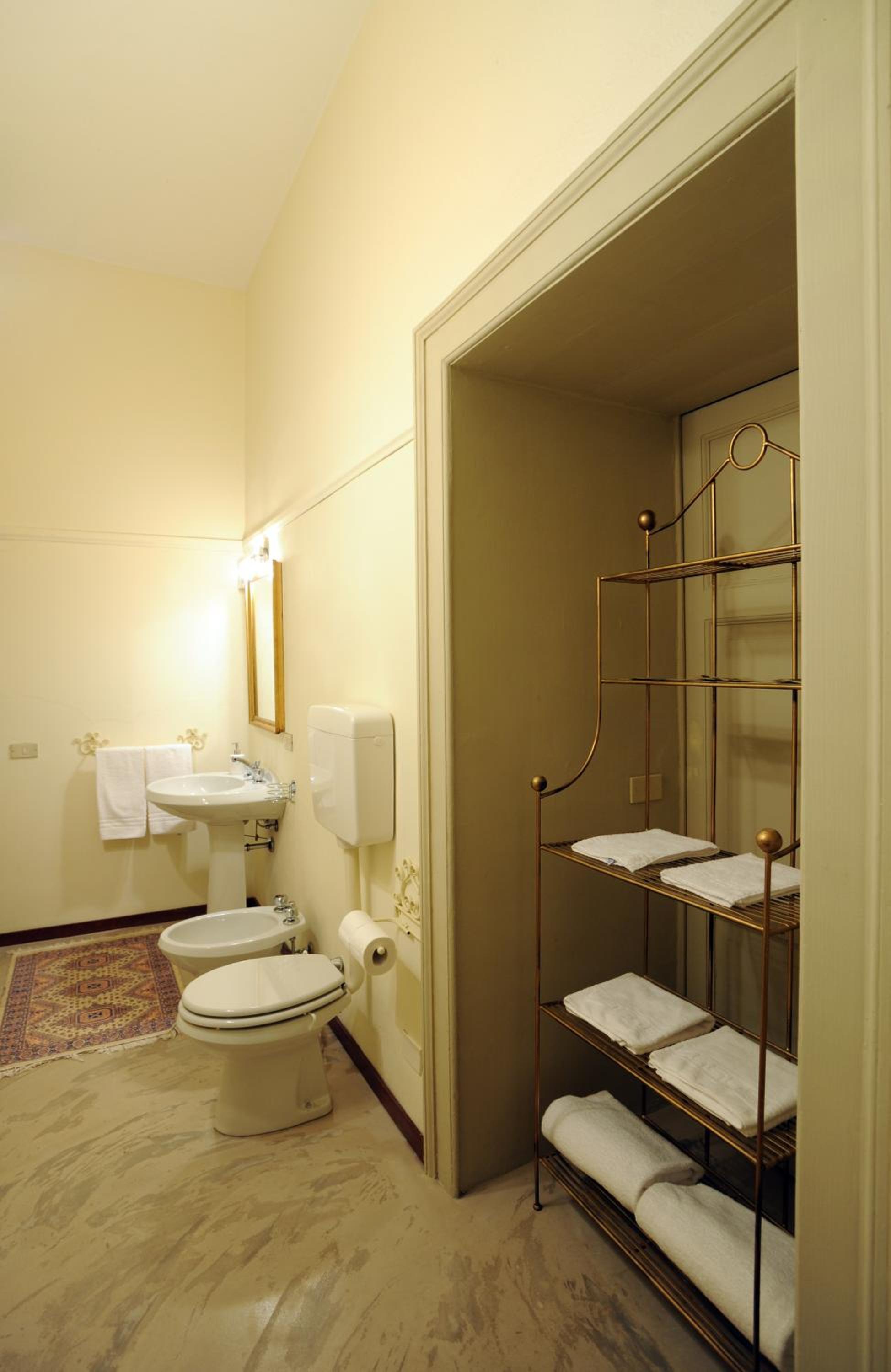 One-Bedroom King Suite photo 3