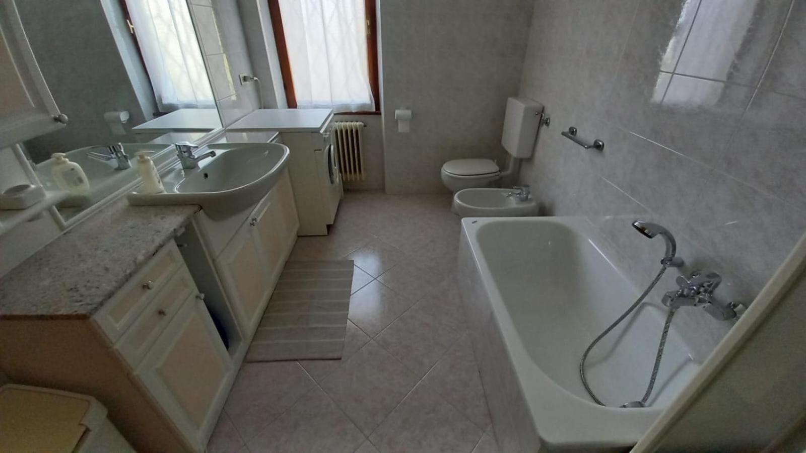 Three-Bedroom Premium Apartment with Balcony photo 3