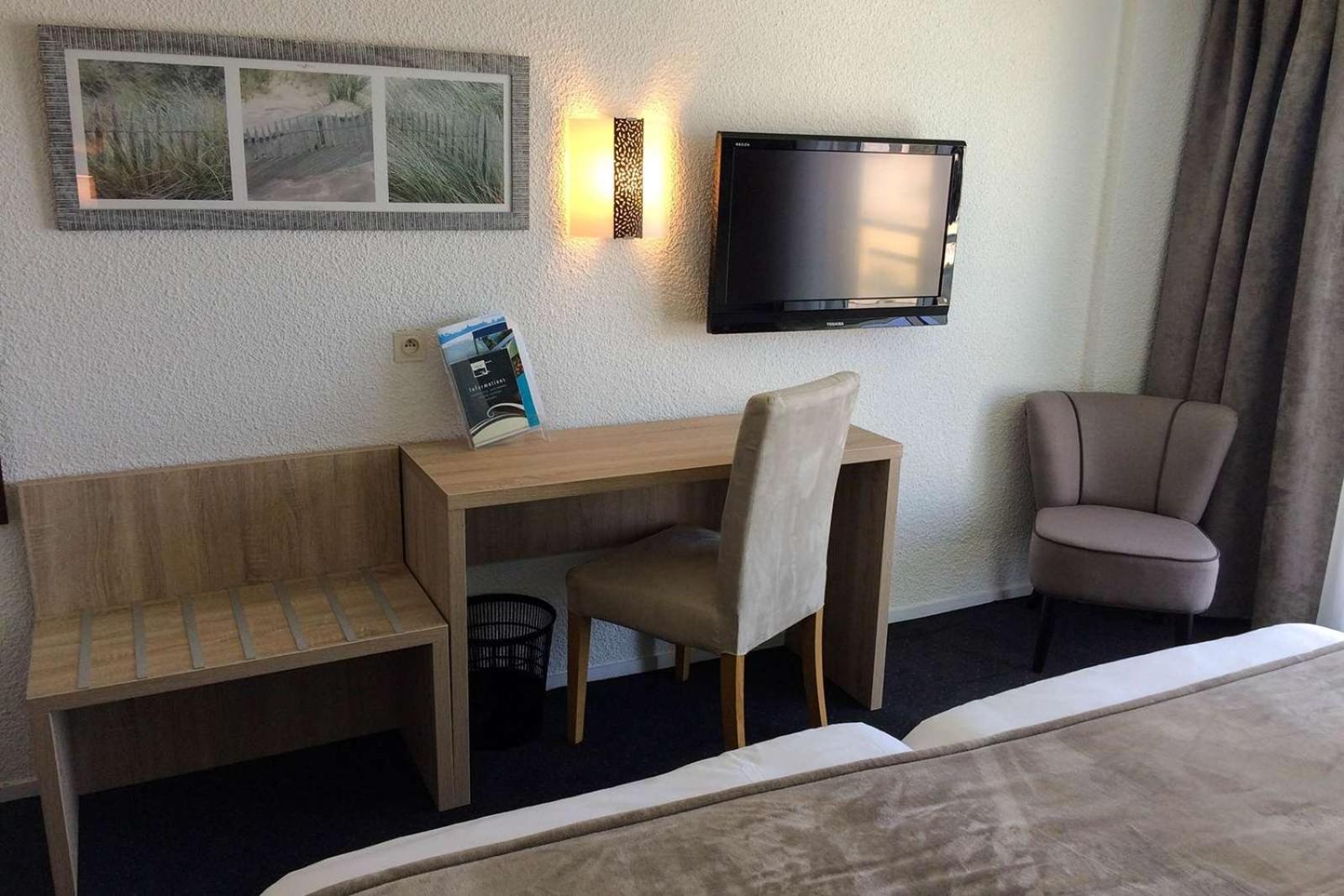 Double or Twin Room with Sea View
