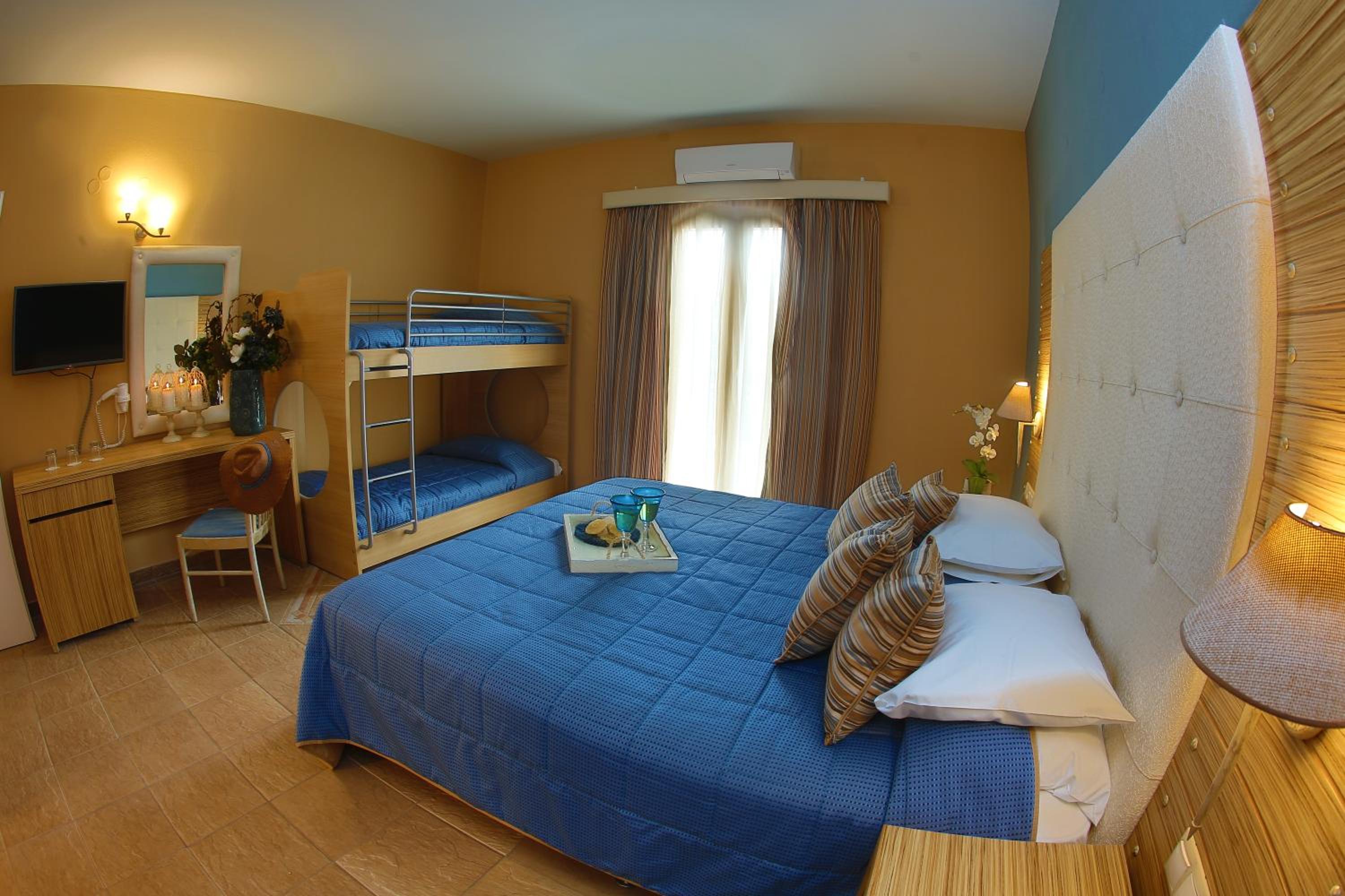 Family Room - Photo 10