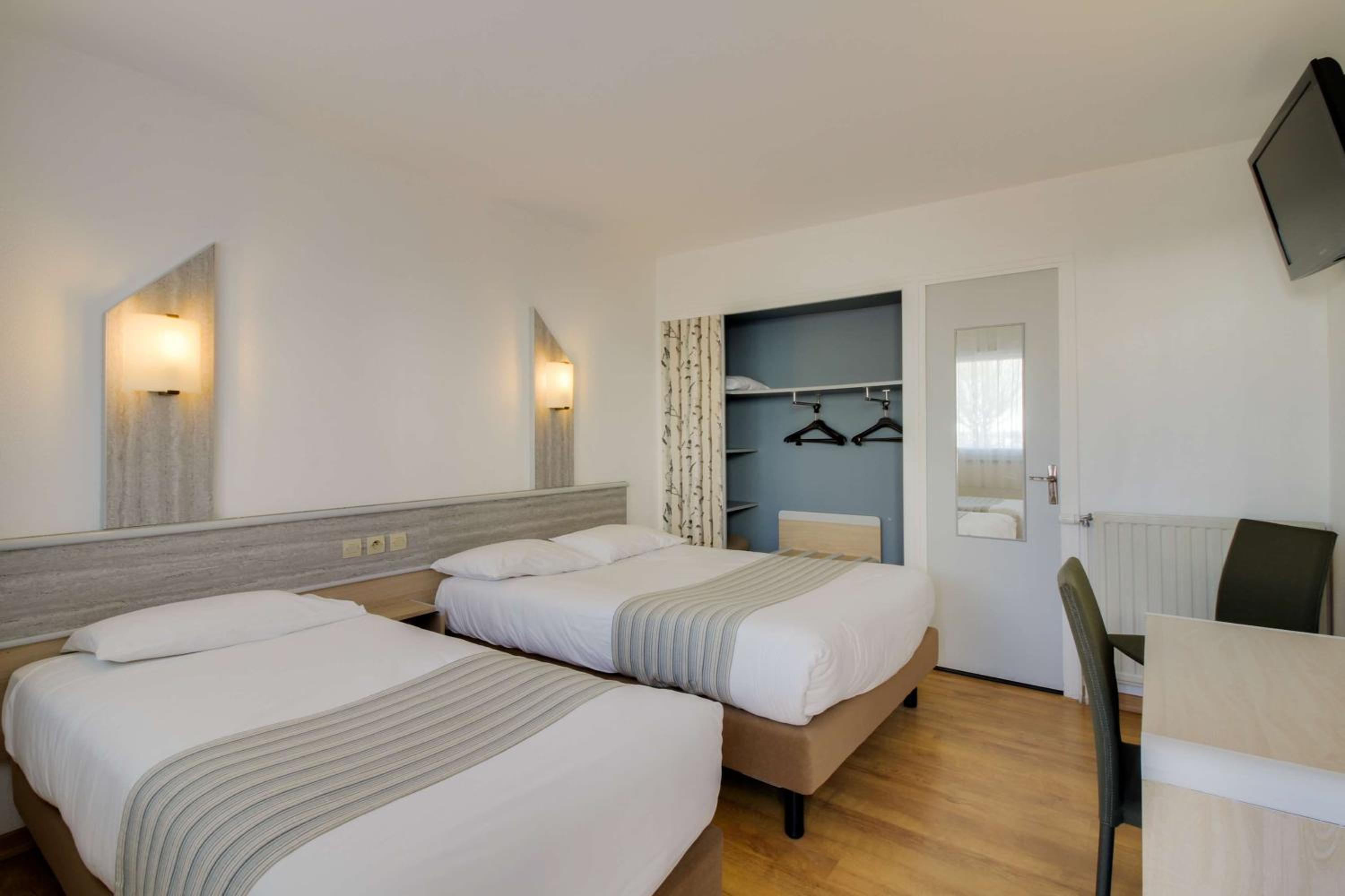 Superior Triple Room - Photo 1