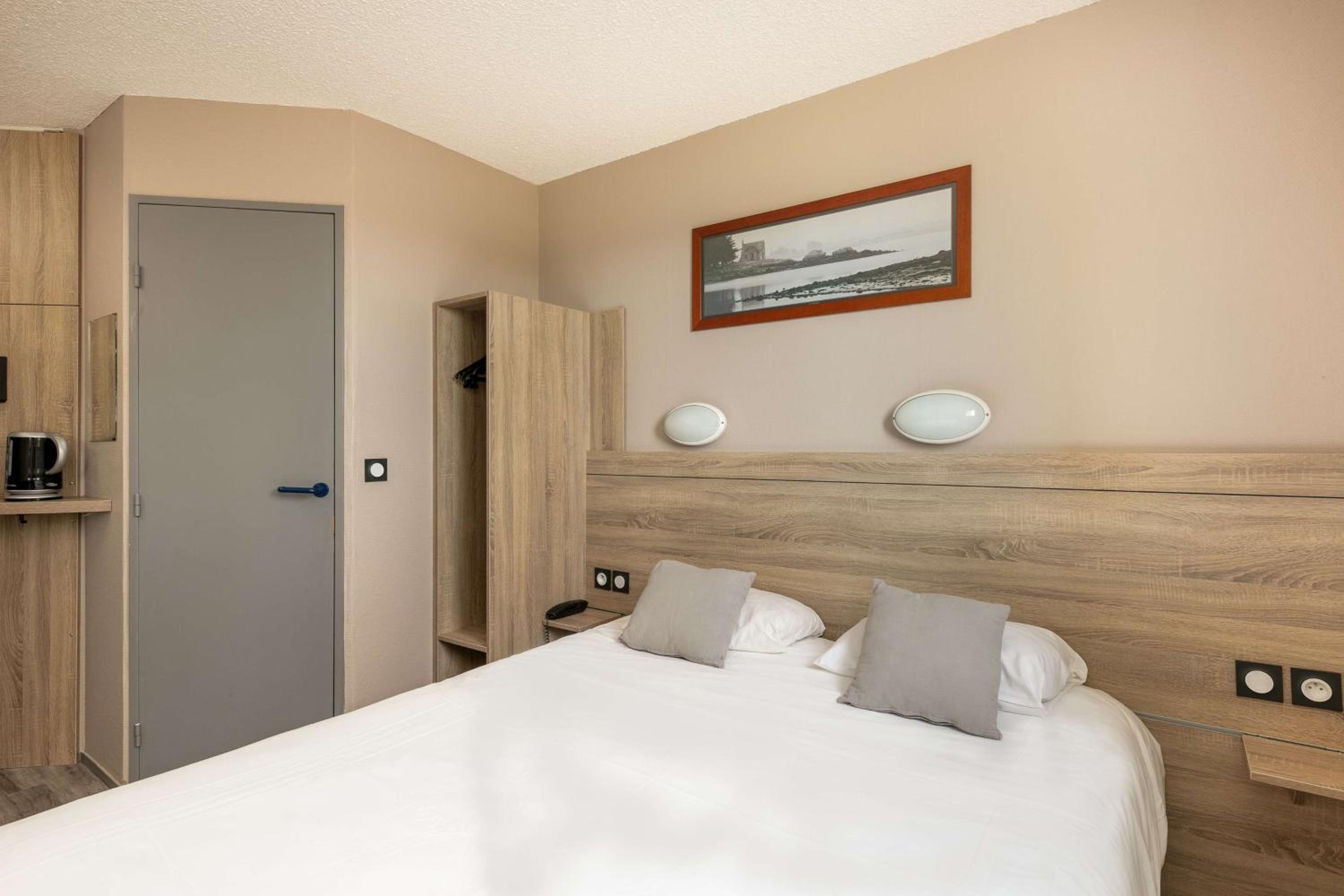 Double Room - Photo 3