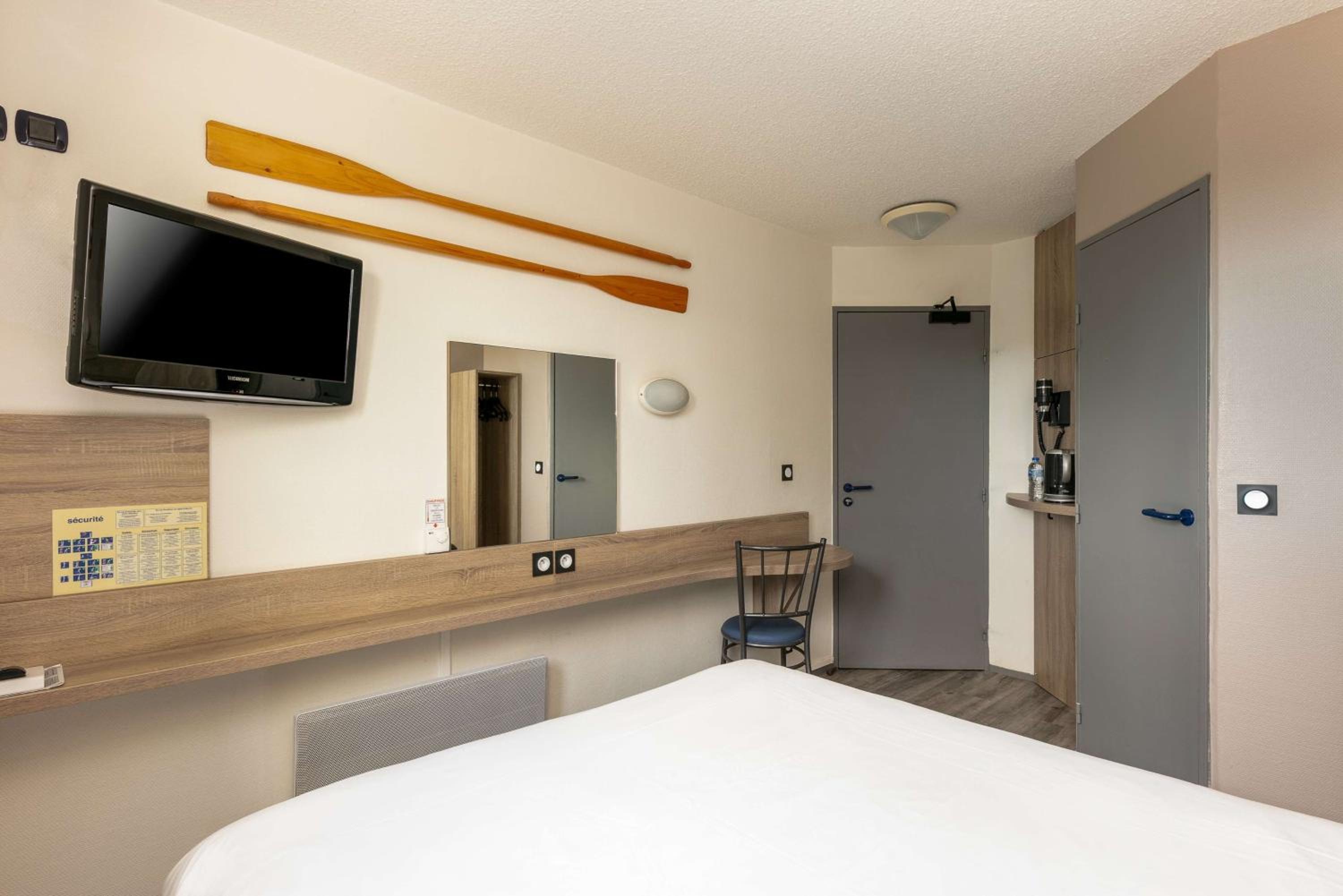 Double Room - Photo 2
