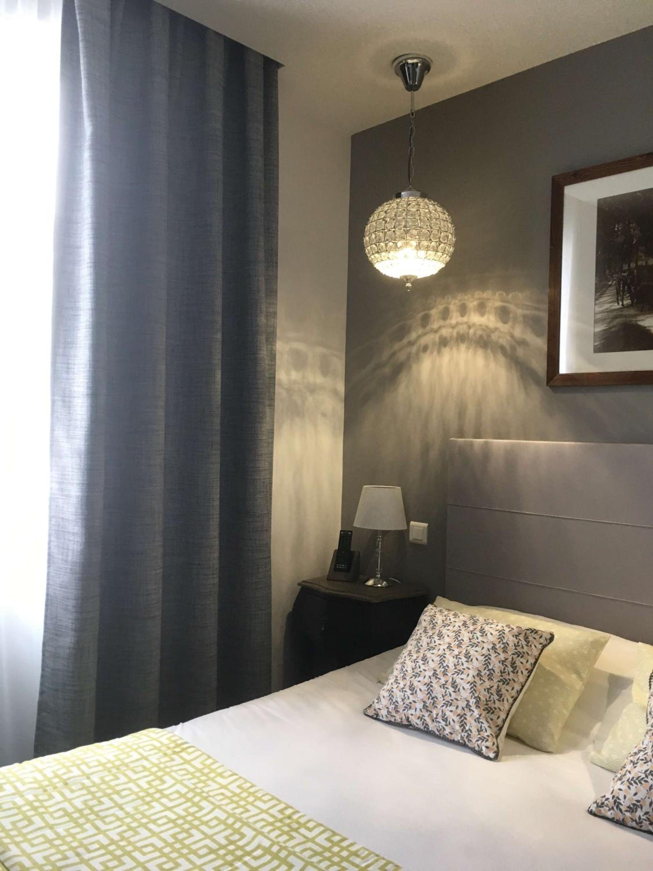 Standard Double Room (12 m2) - Photo 8