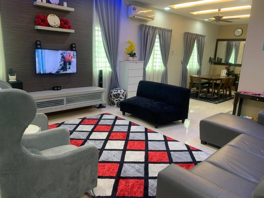 Four-Bedroom House photo 1
