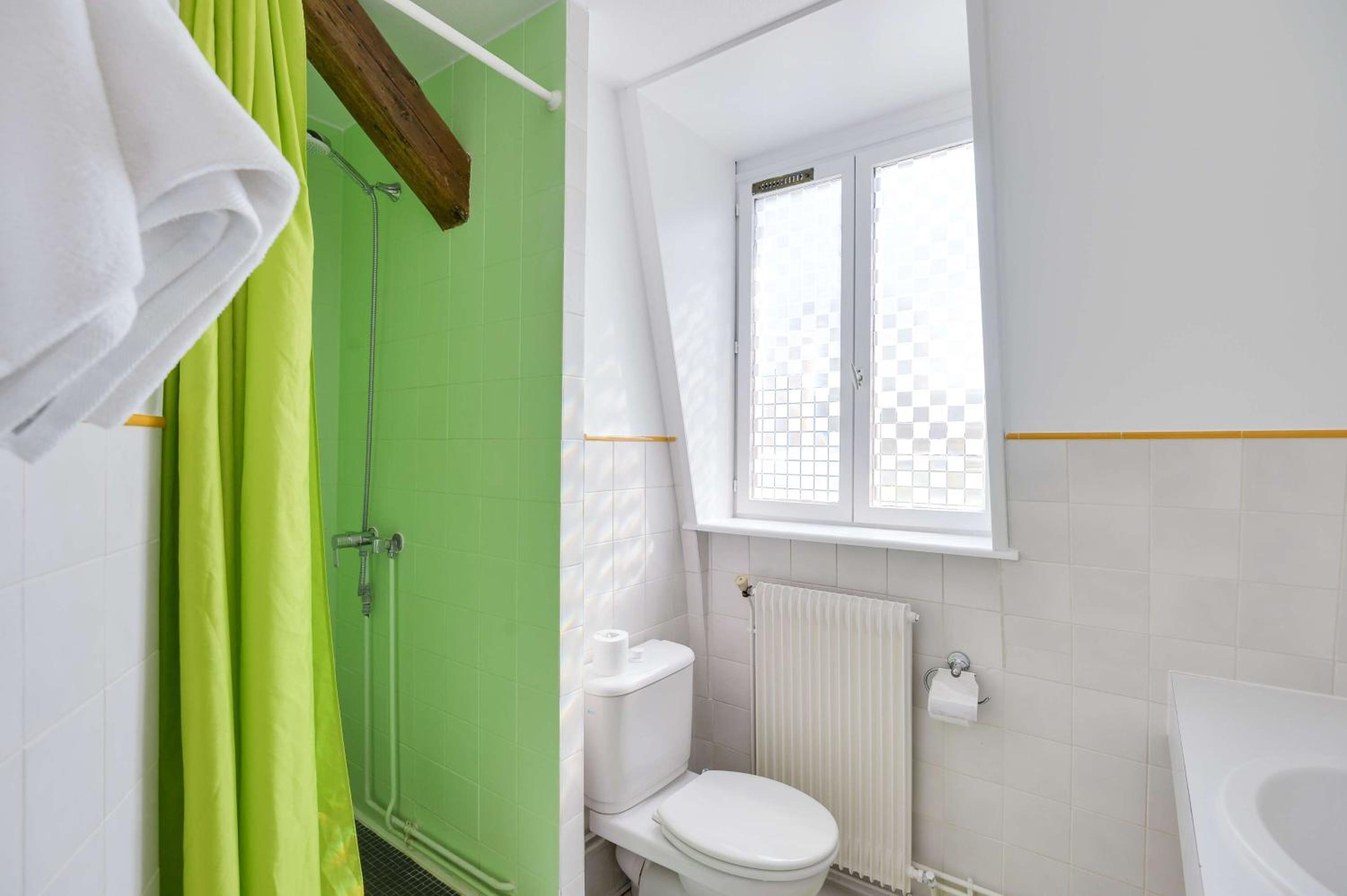 Double Room with Shower - Photo 2