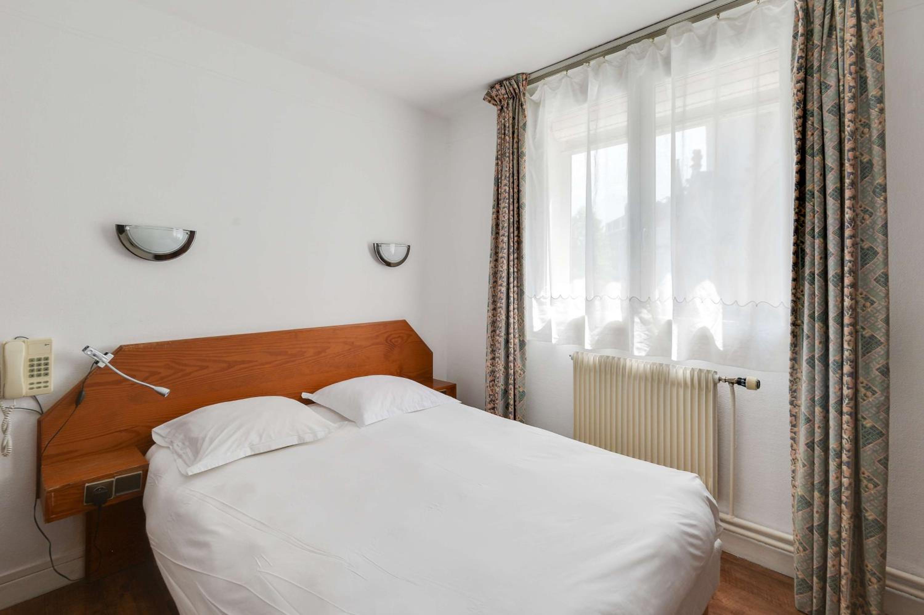 Double Room with Shower - Photo 5