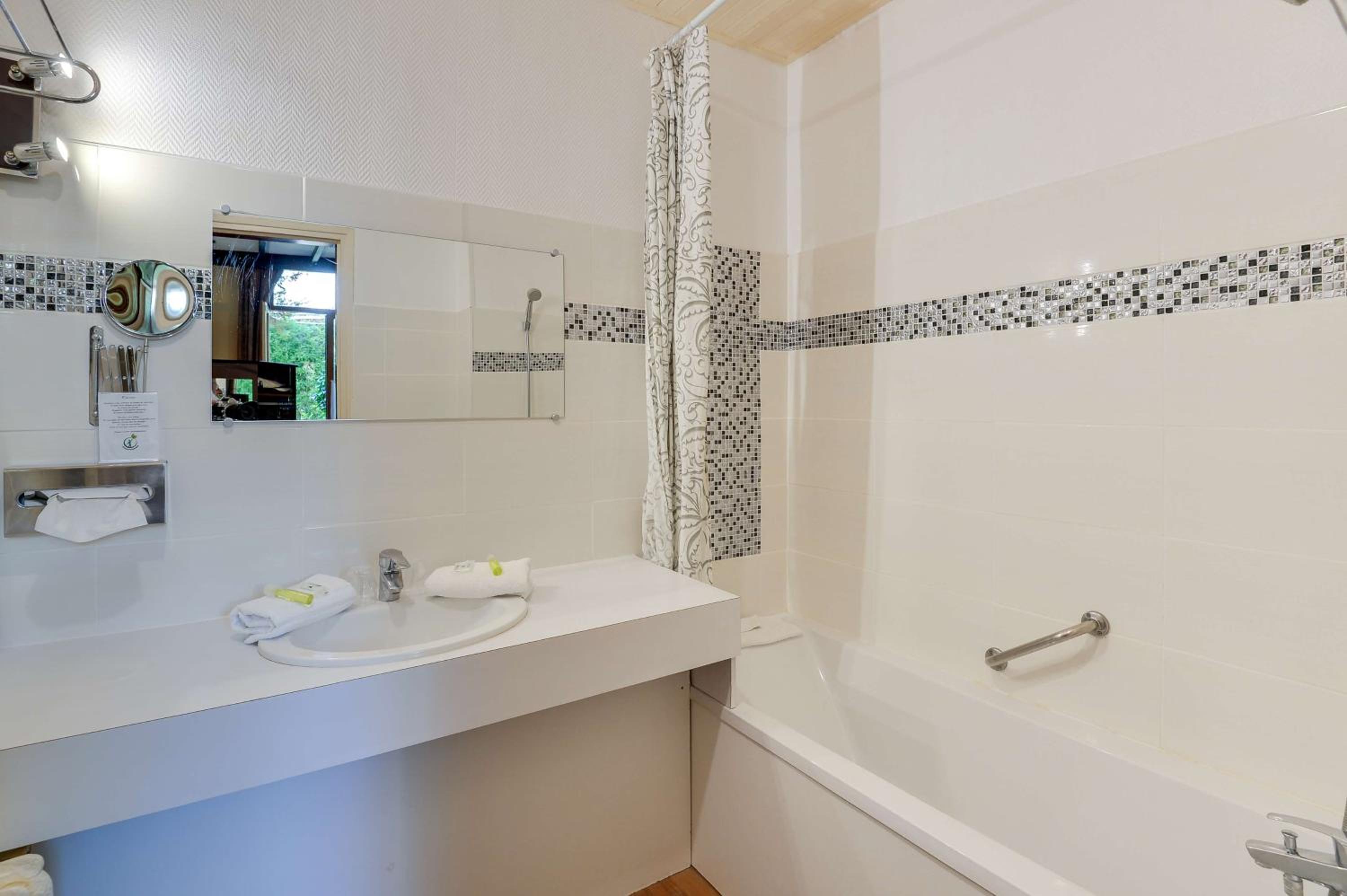 Superior Double Room with Bath - Photo 4