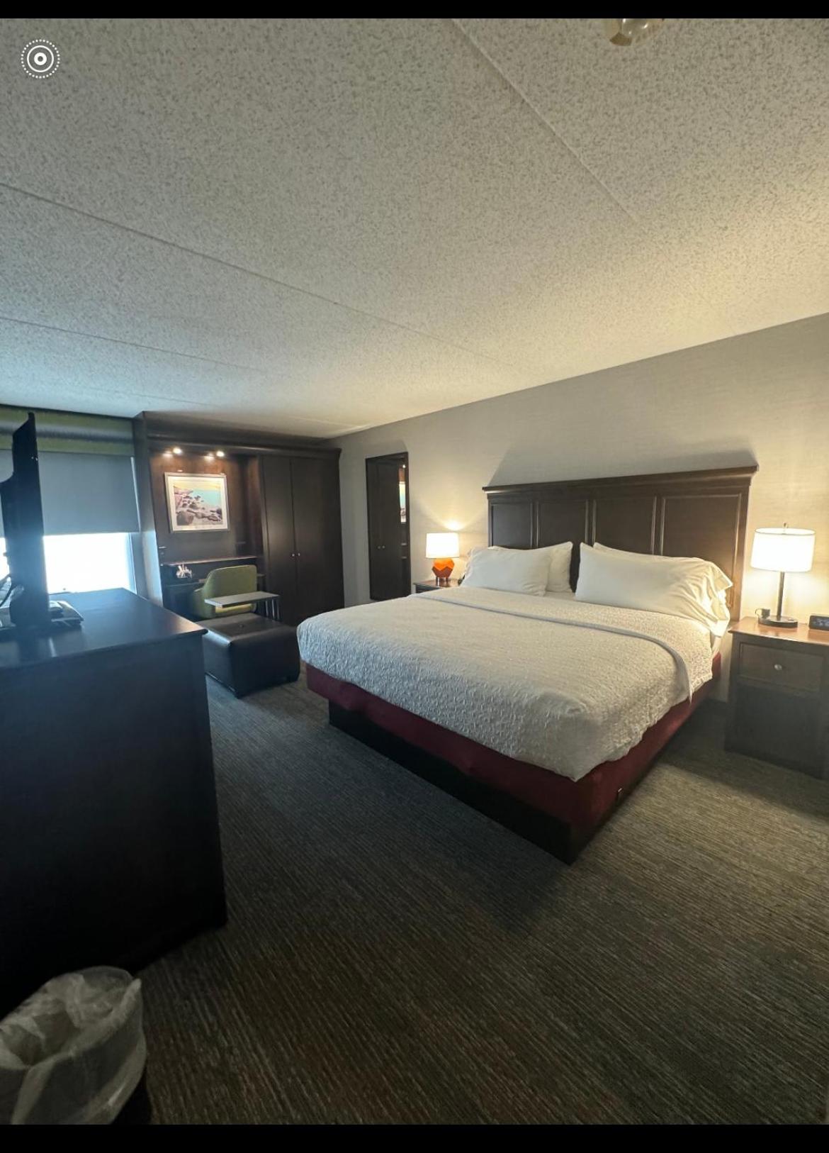 King Room with Sofa Bed - Hearing Accessible/Non-Smoking - Photo 2