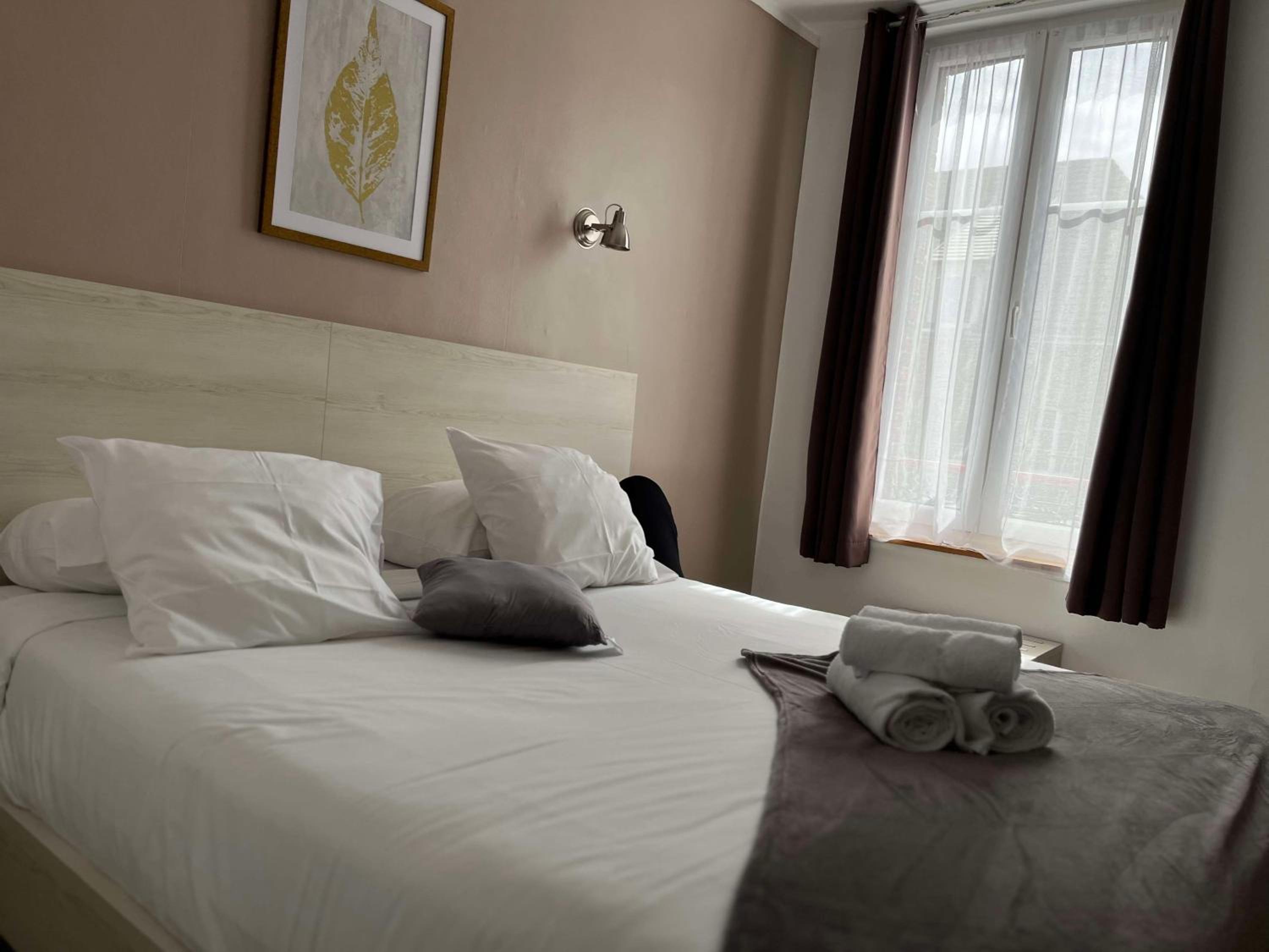 Standard Double Room - Photo 3