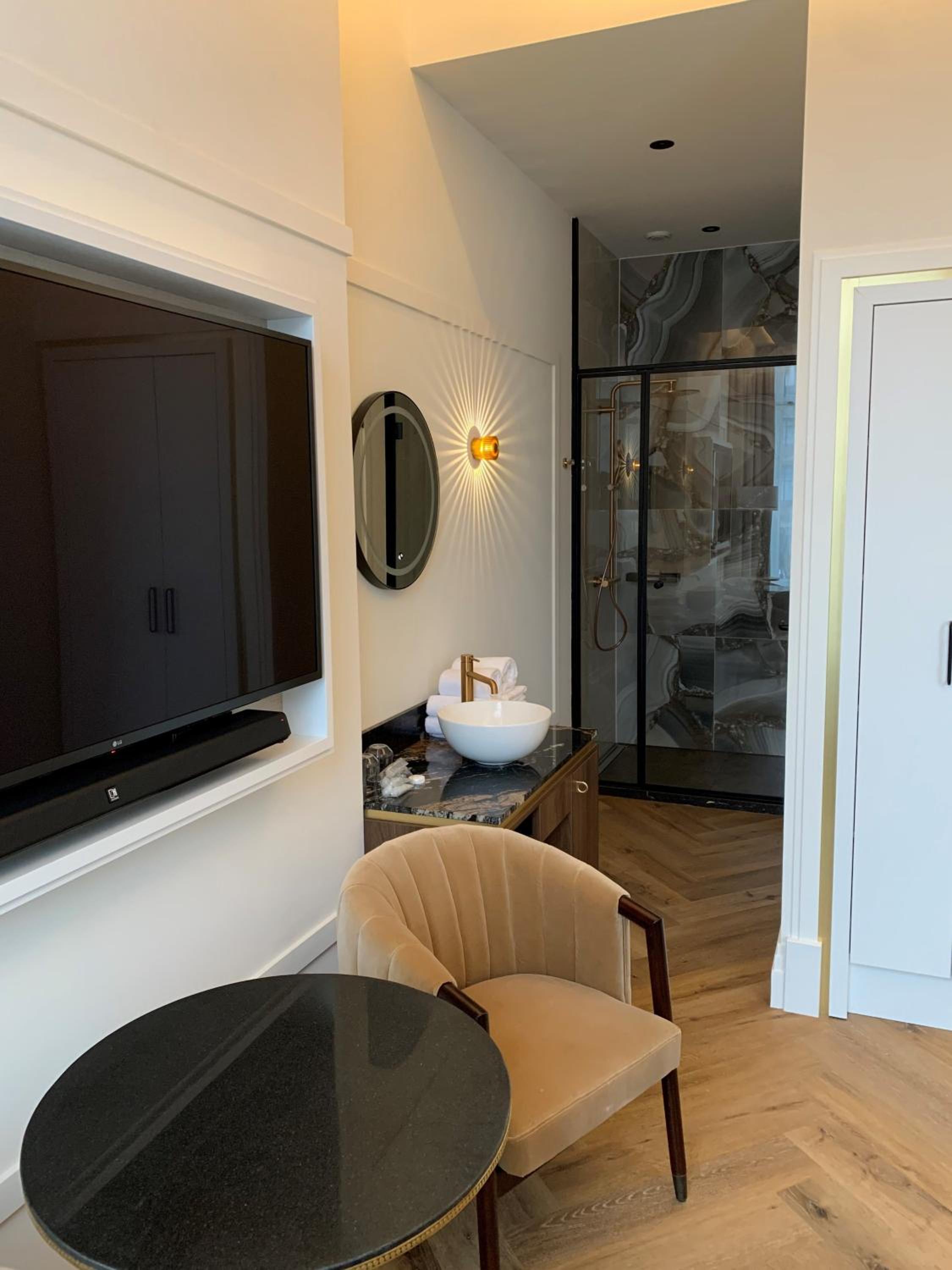 Suite with Balcony photo 2