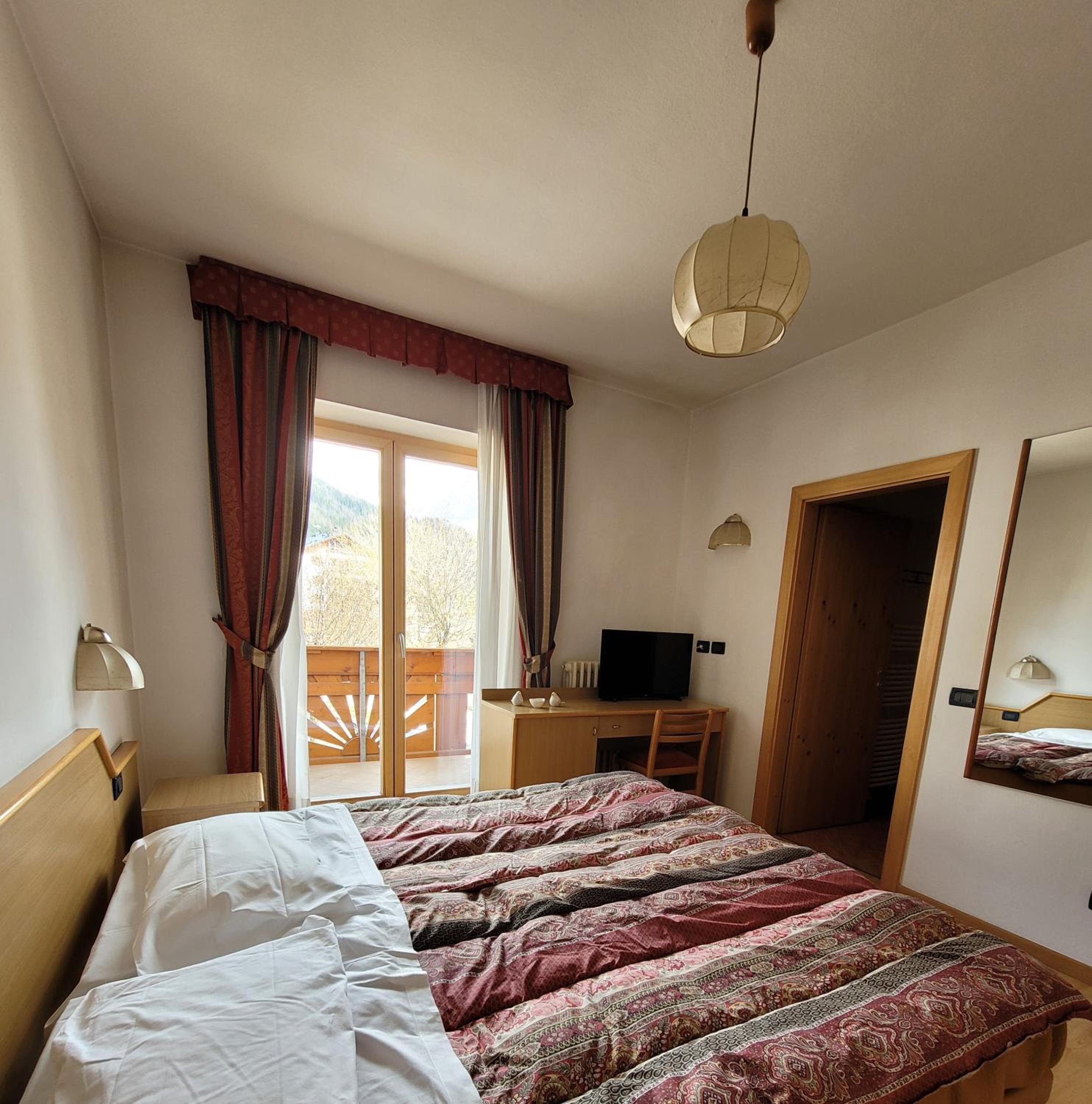 Double or Twin Room - Photo 7