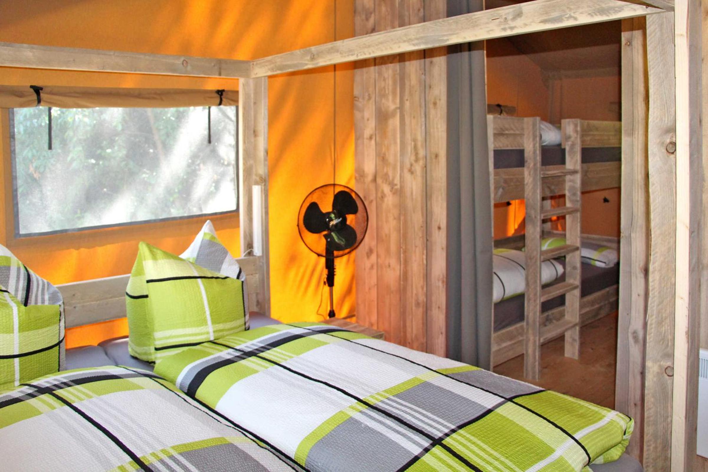 Tent 2 photo 1