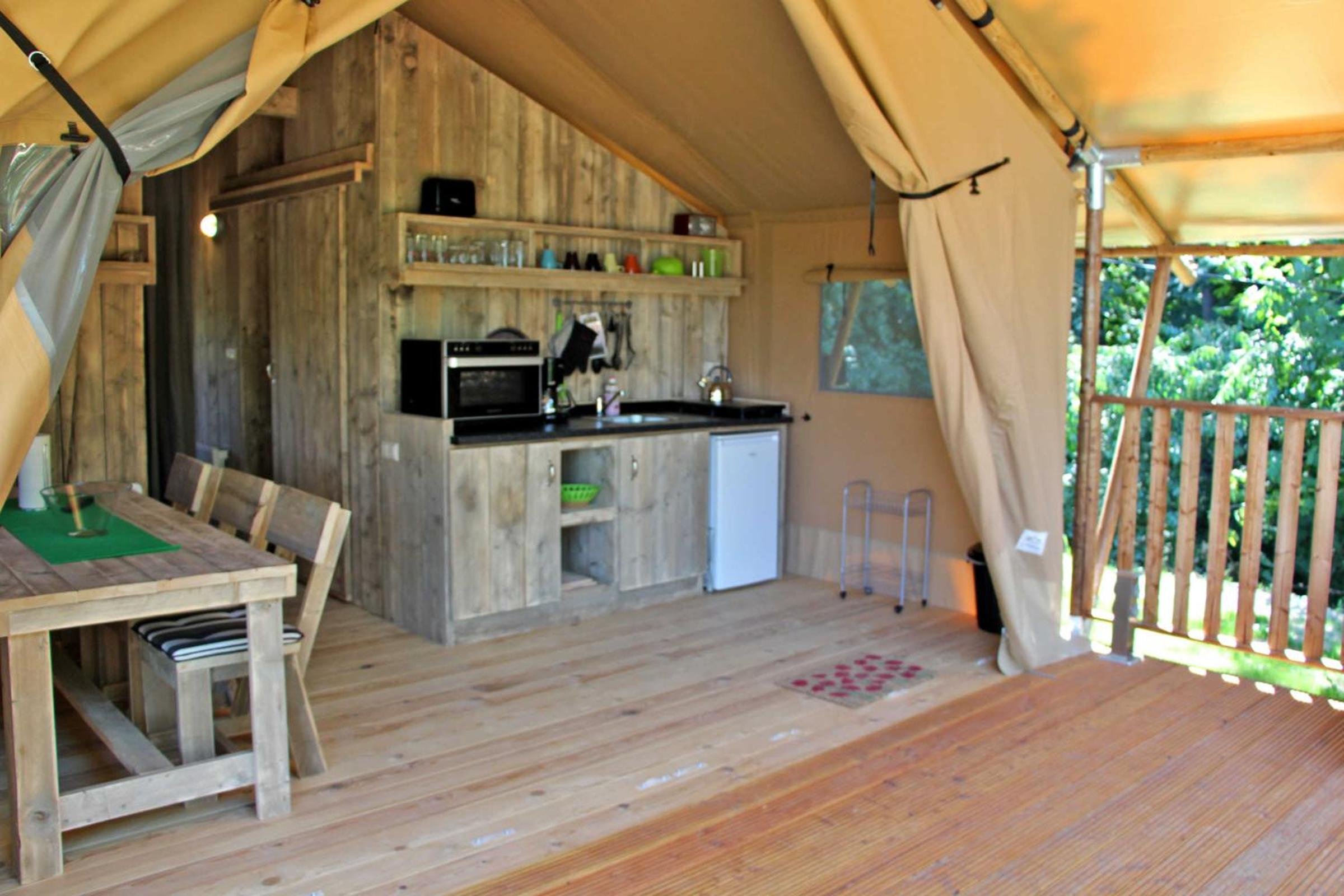 Tent 2 photo 3