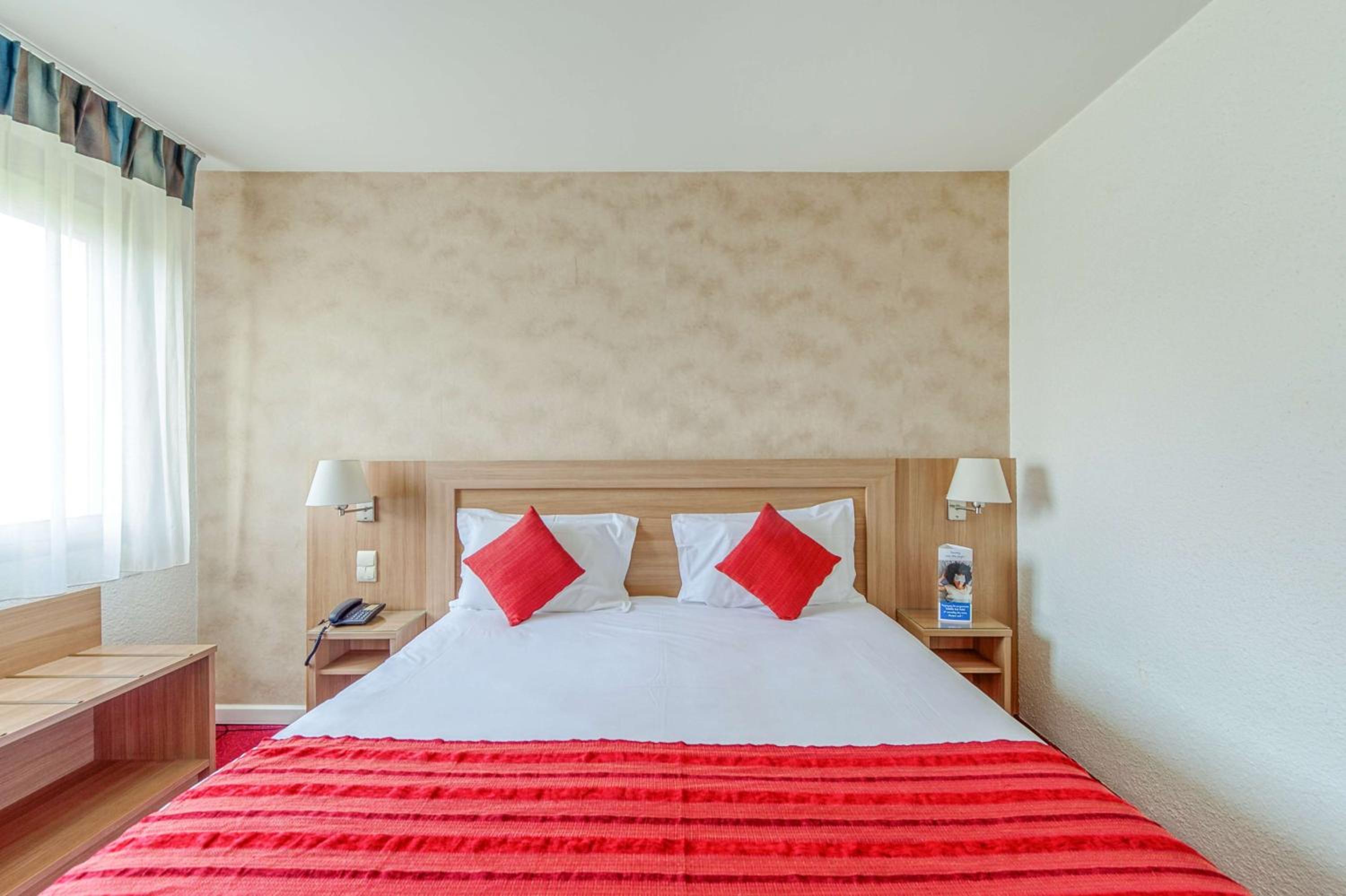 Double Room - Disability Access photo 2