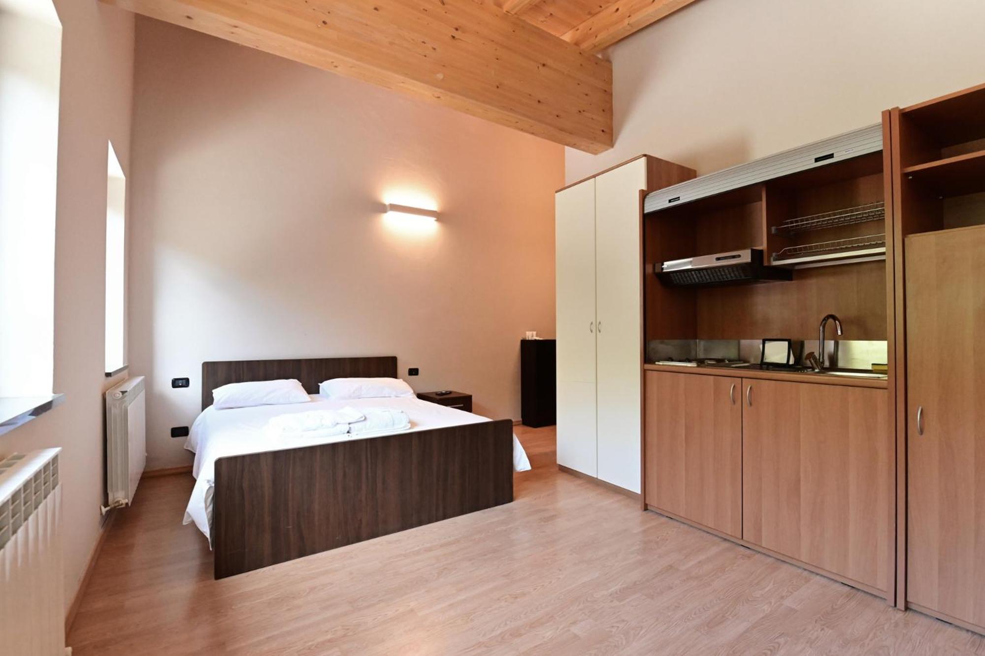 Standard Double Room photo 3