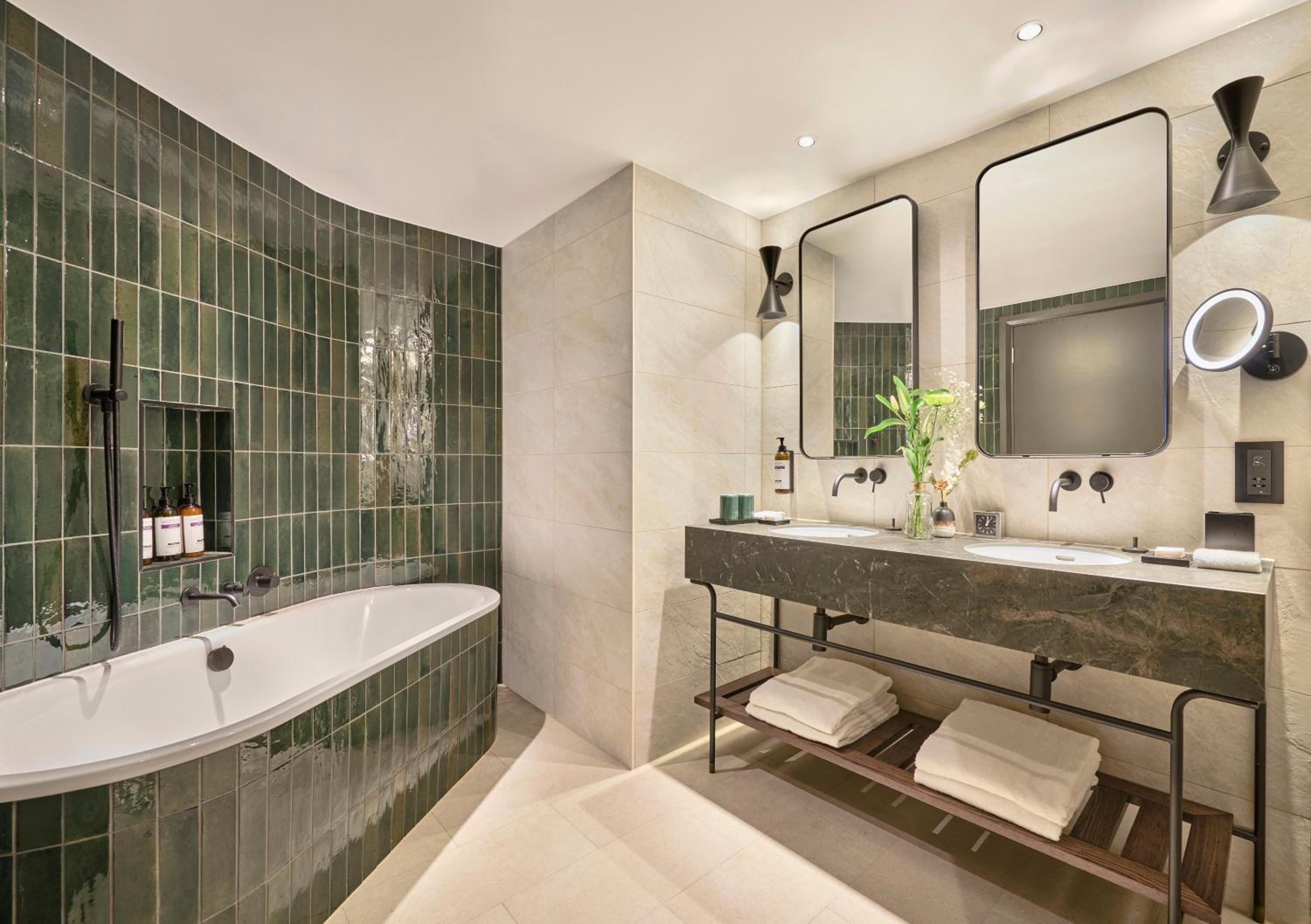 Presidential Suite thumbnail 5