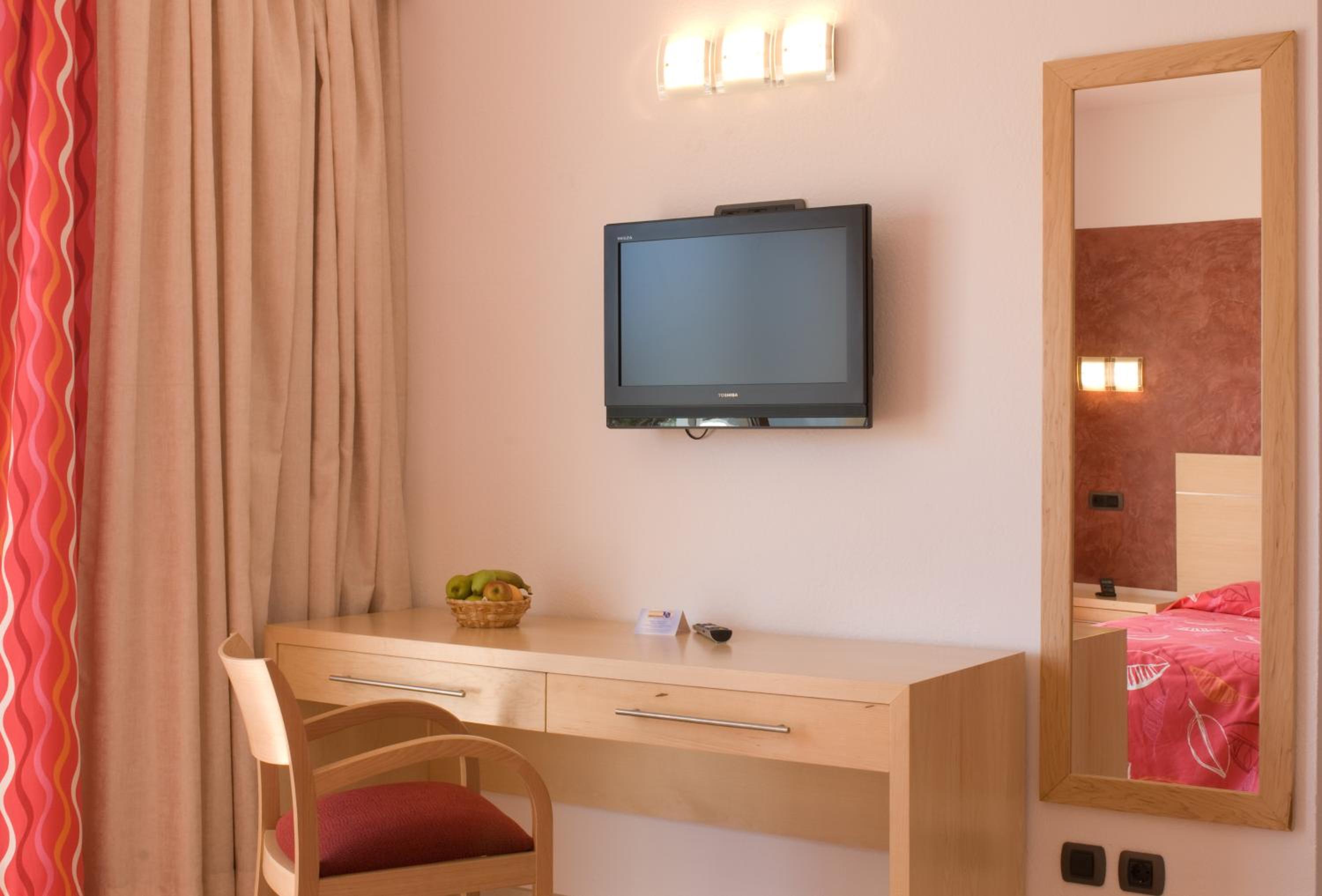 Deluxe Room (3 Adults)
