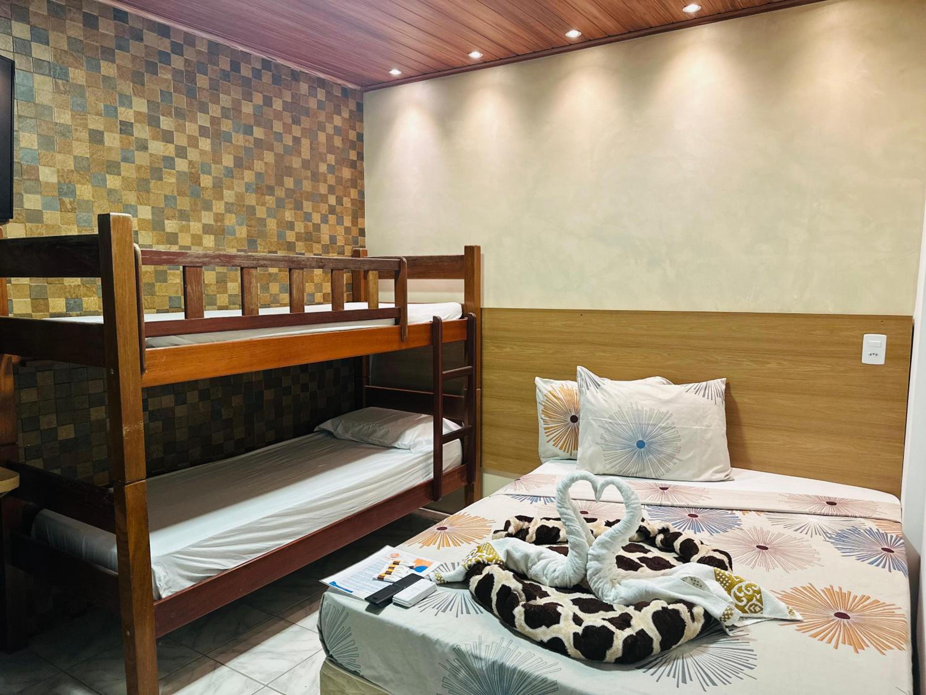 Quadruple Room - Photo 3