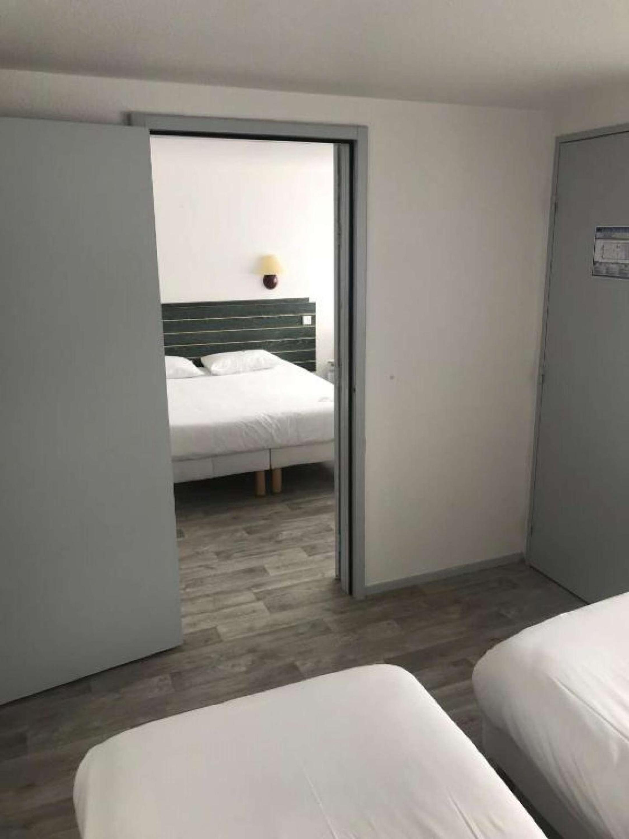 Two Connecting Rooms - Photo 2