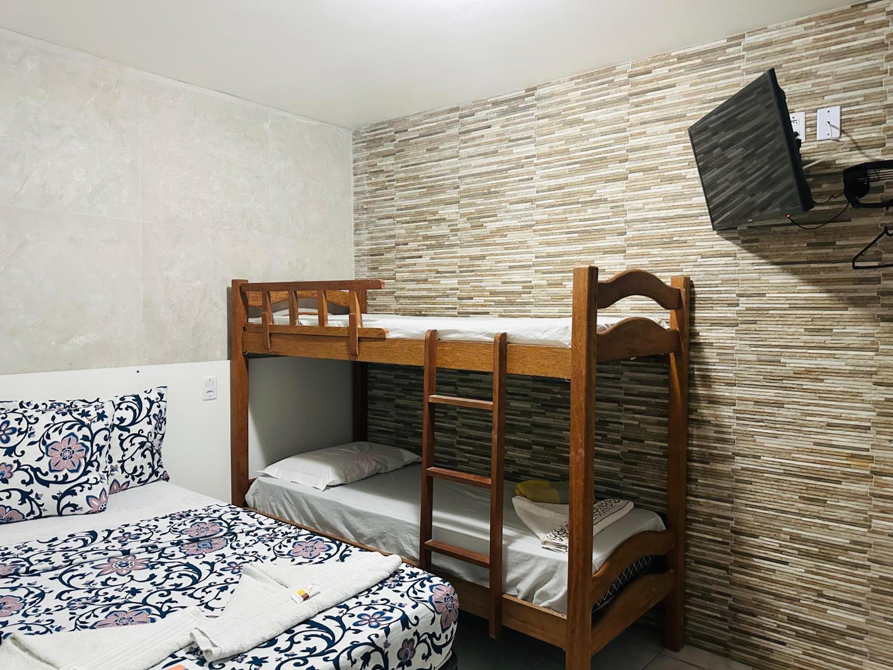 Quadruple Room - Photo 6