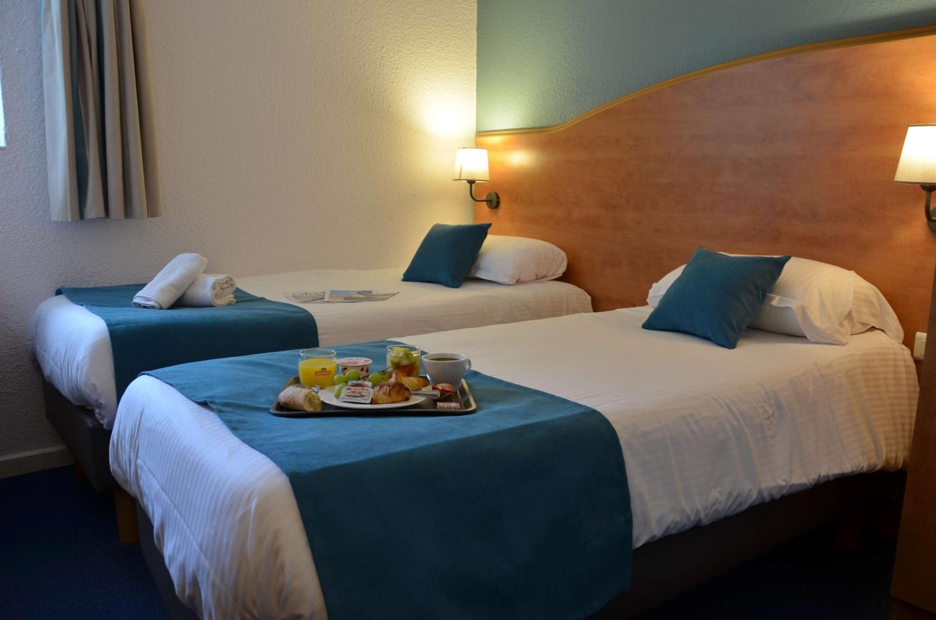 Twin Room - Photo 2