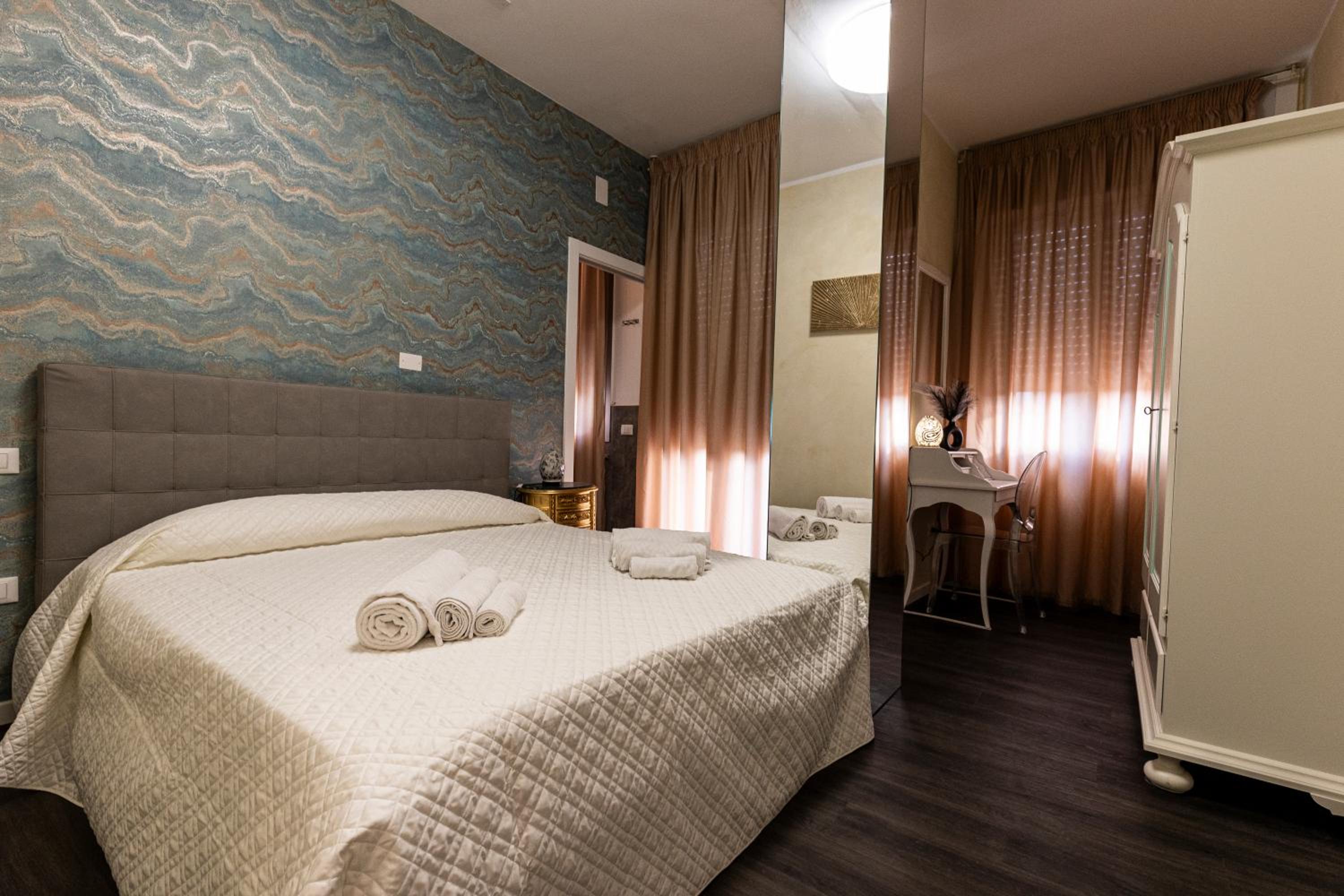 Deluxe Double Room photo 3