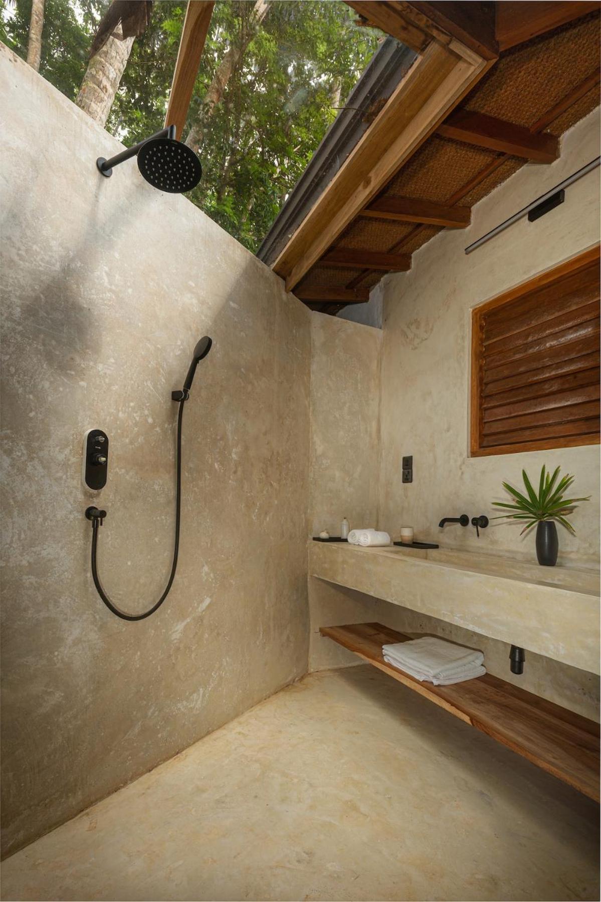 Villa photo 2