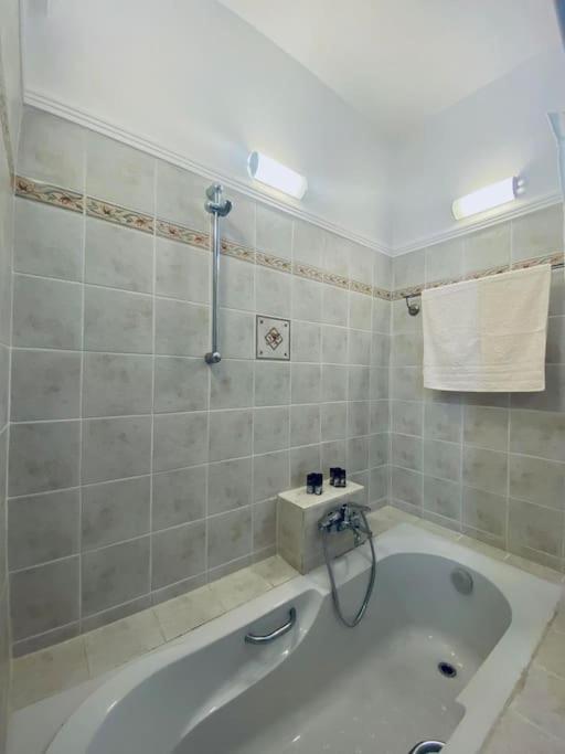 Two-Bedroom Apartment with View photo 2
