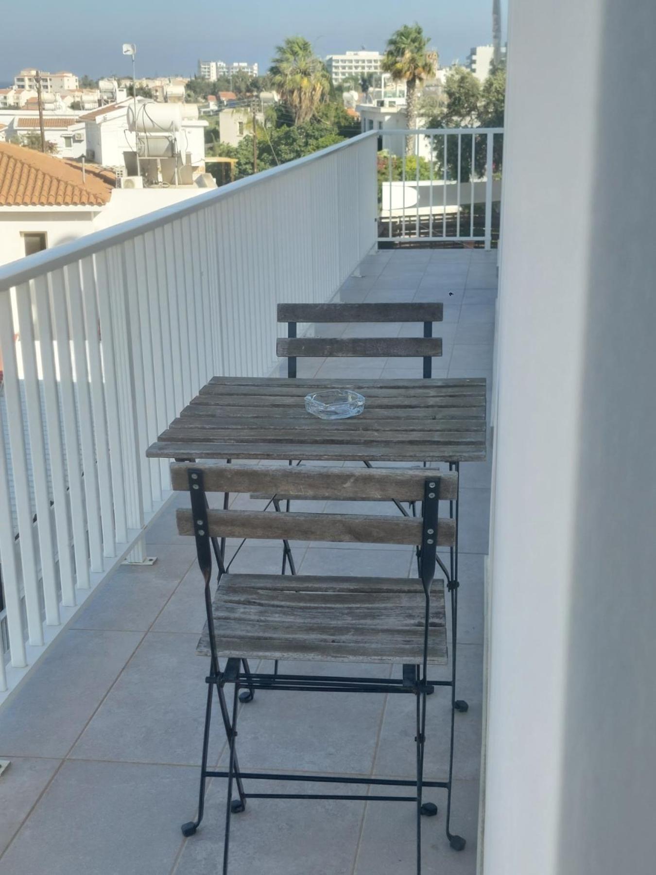 Deluxe Double Room with Side Sea View - Photo 8