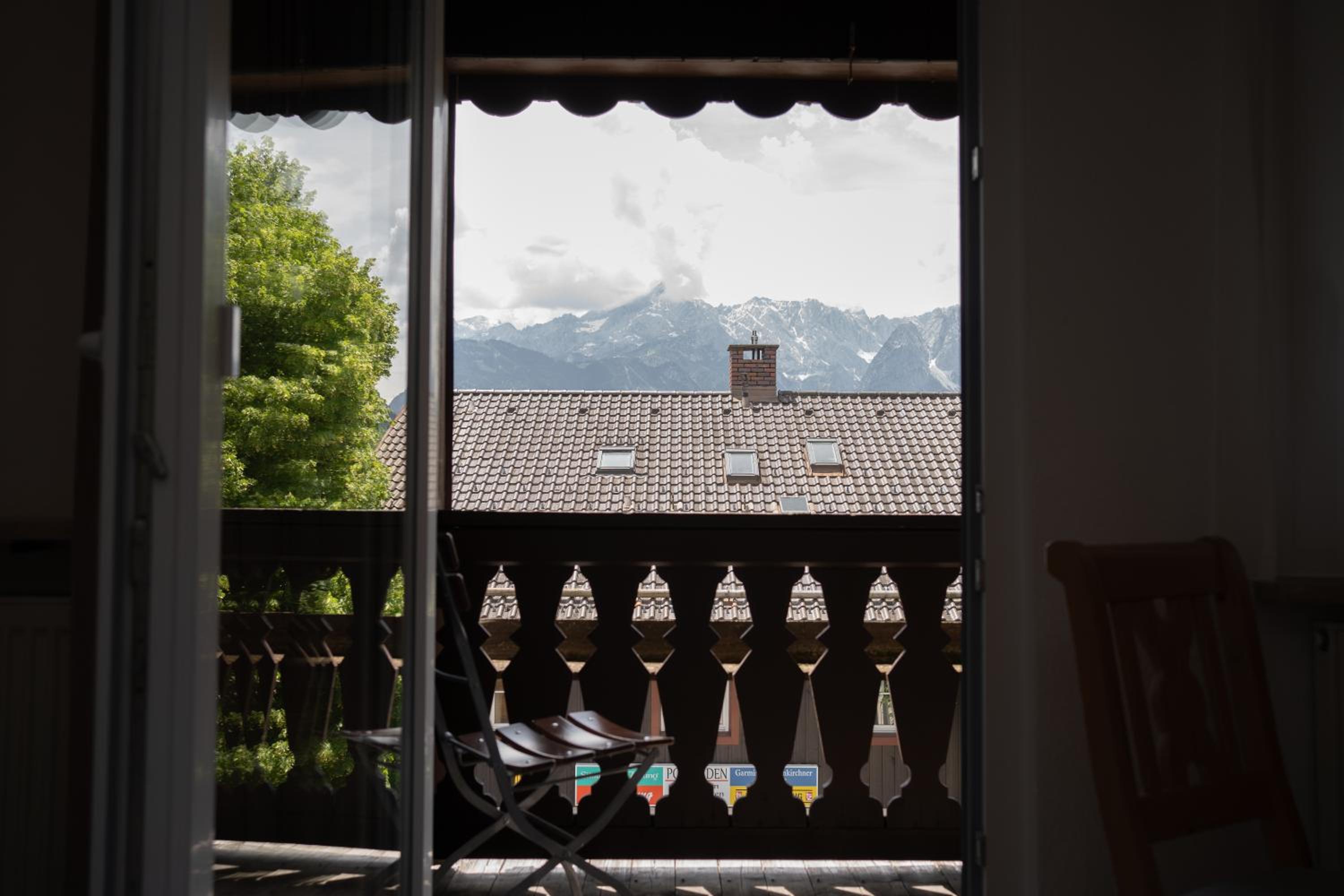 Double Room with Balcony - Photo 9
