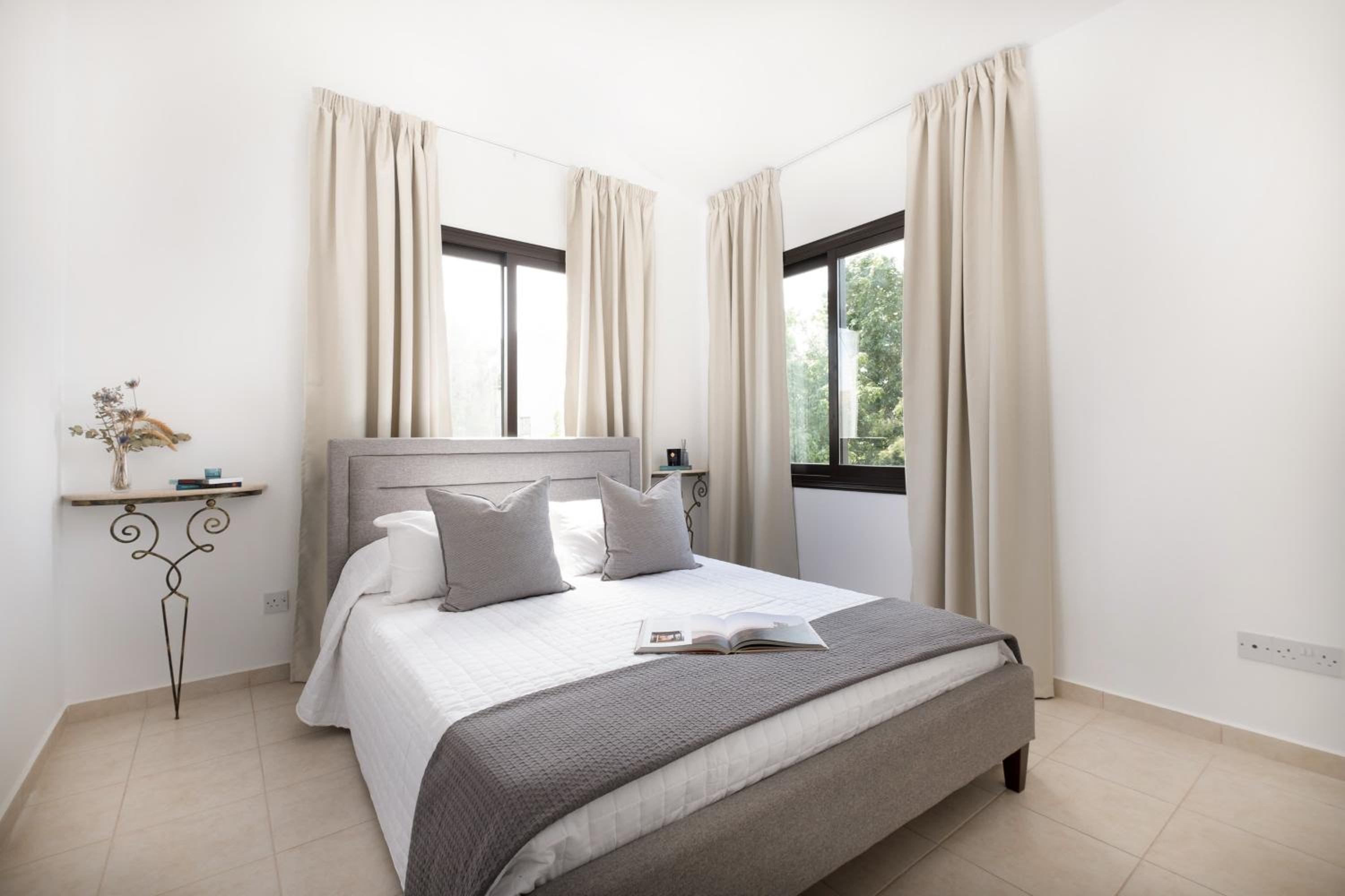 Three-Bedroom Villa photo 2