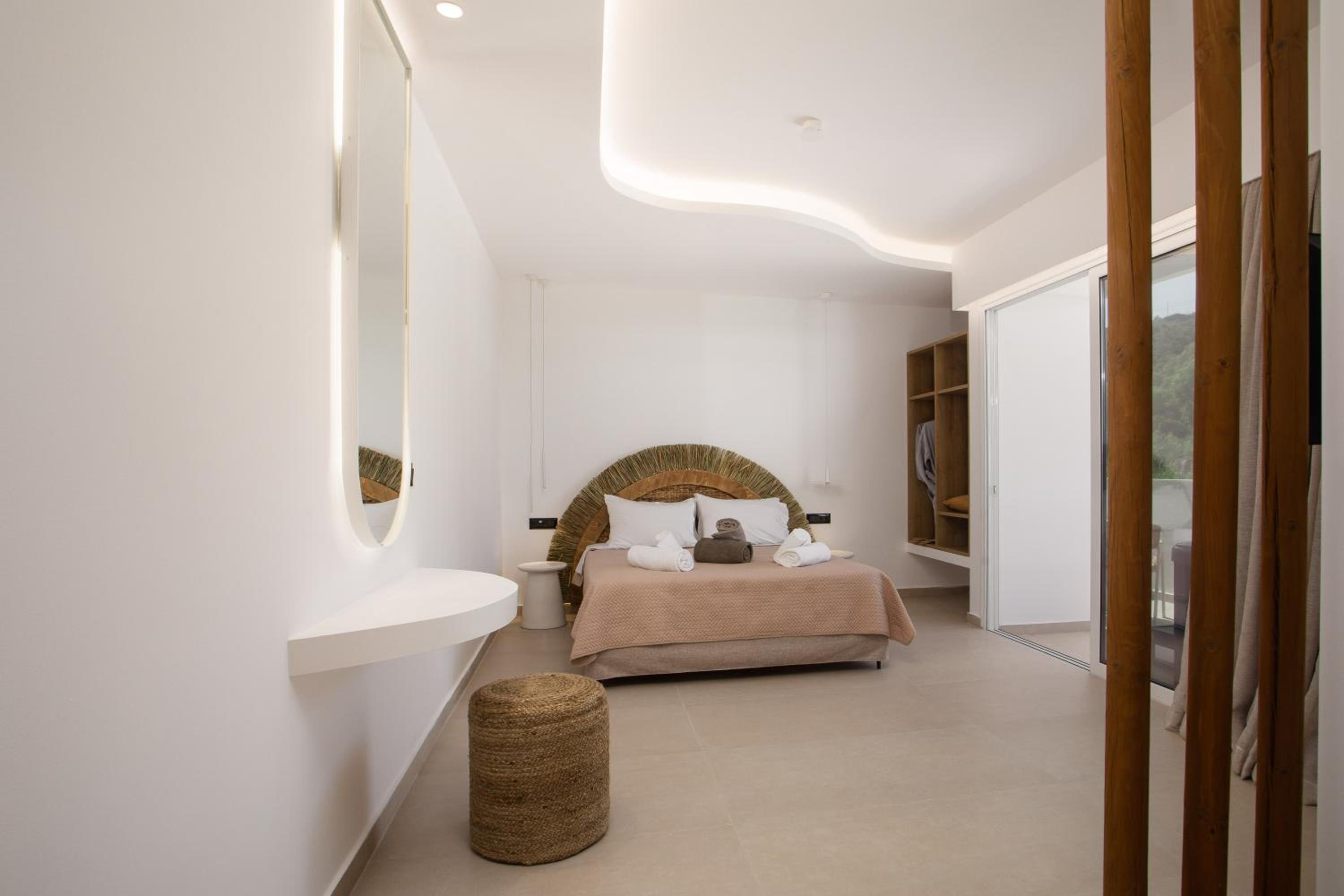 Suite with Spa Bath - Photo 10