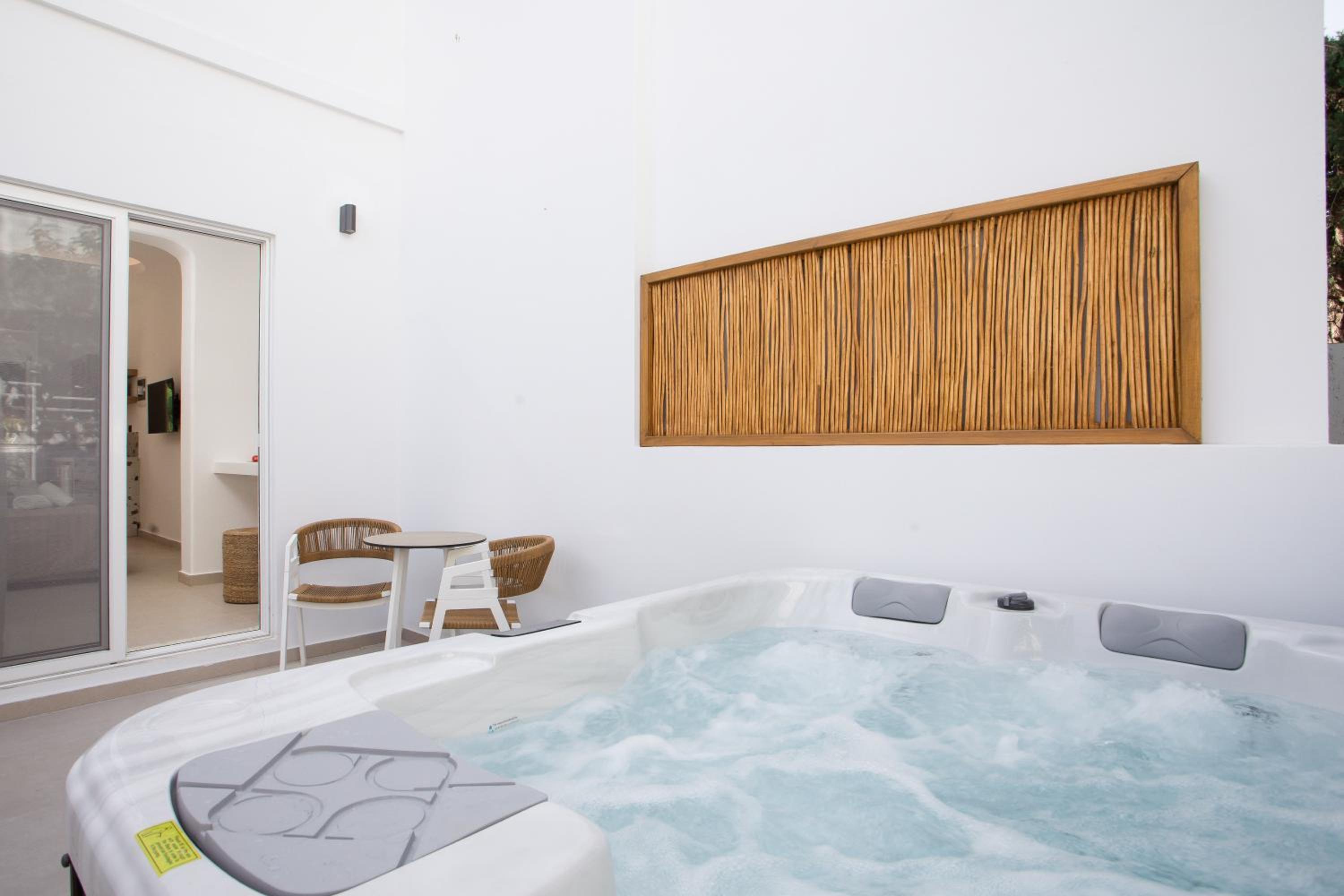 Suite with Spa Bath - Photo 14