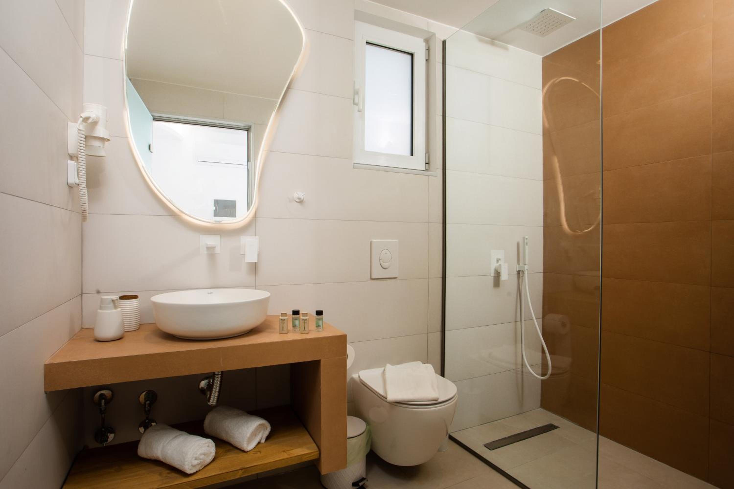 Suite with Spa Bath - Photo 25