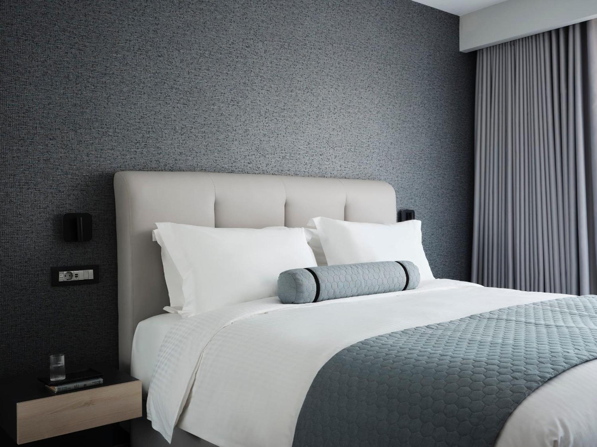 Superior King Suite photo 1