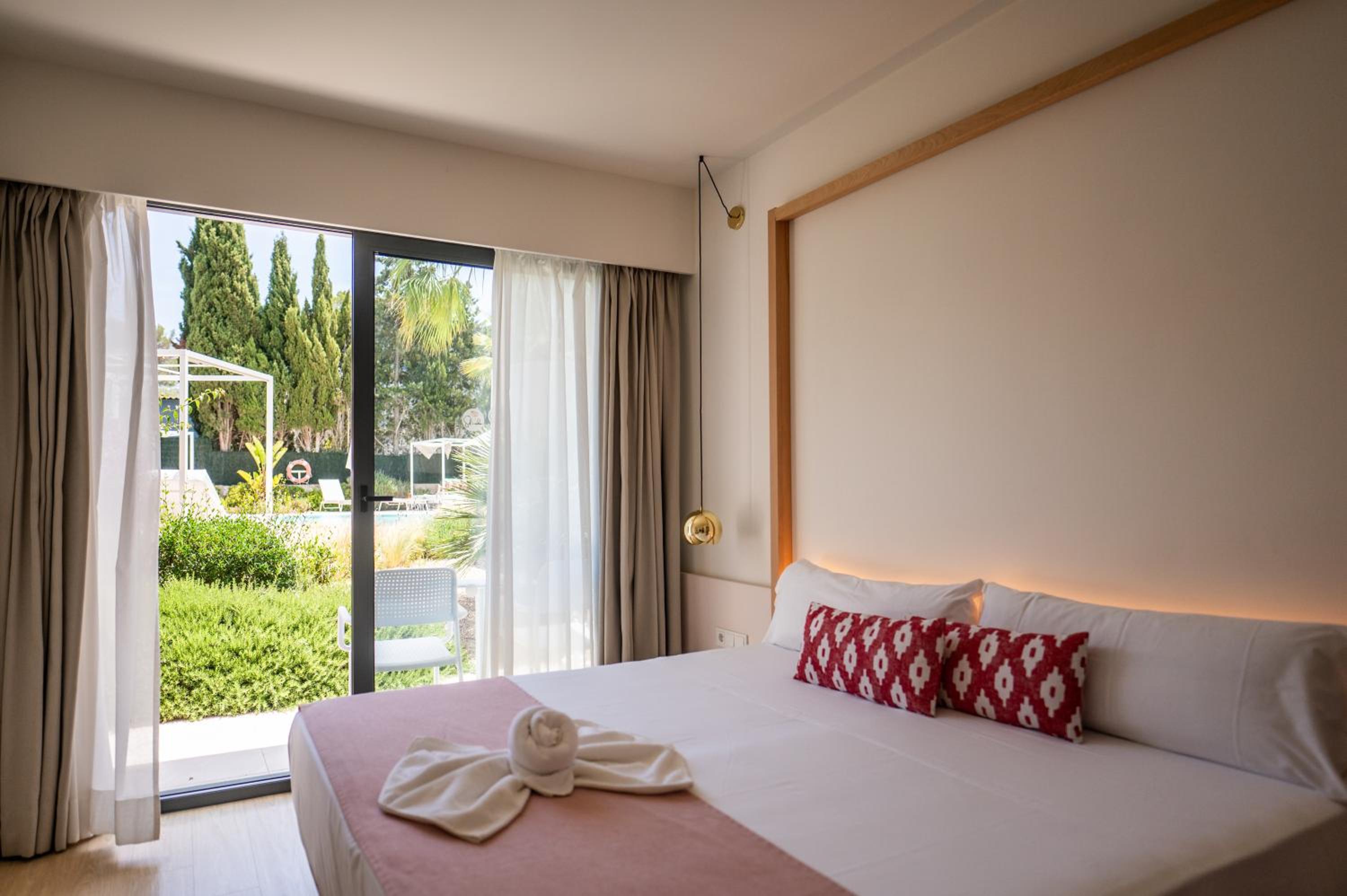 Double Room with Garden View - Photo 11