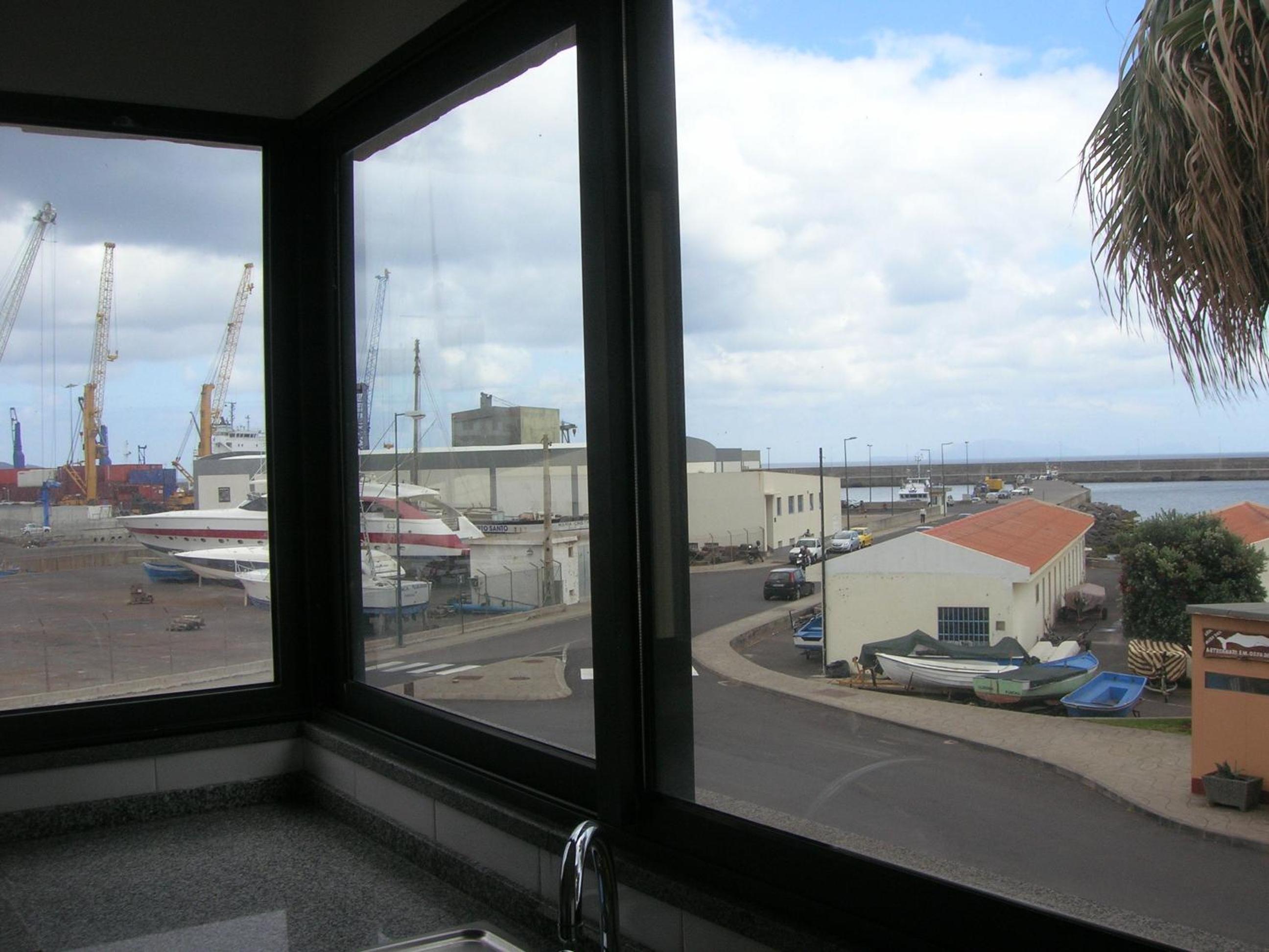 Two-Bedroom Apartment with Sea View photo 2