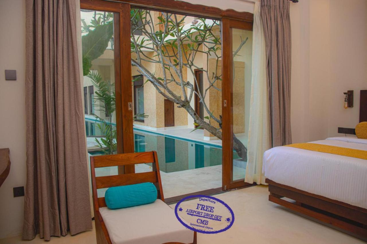 King Room with Pool View - Photo 3