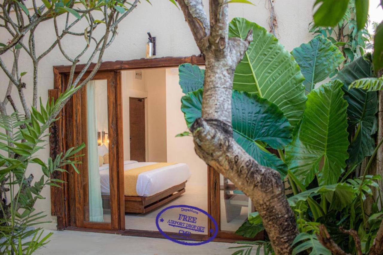 King Room with Pool View - Photo 1