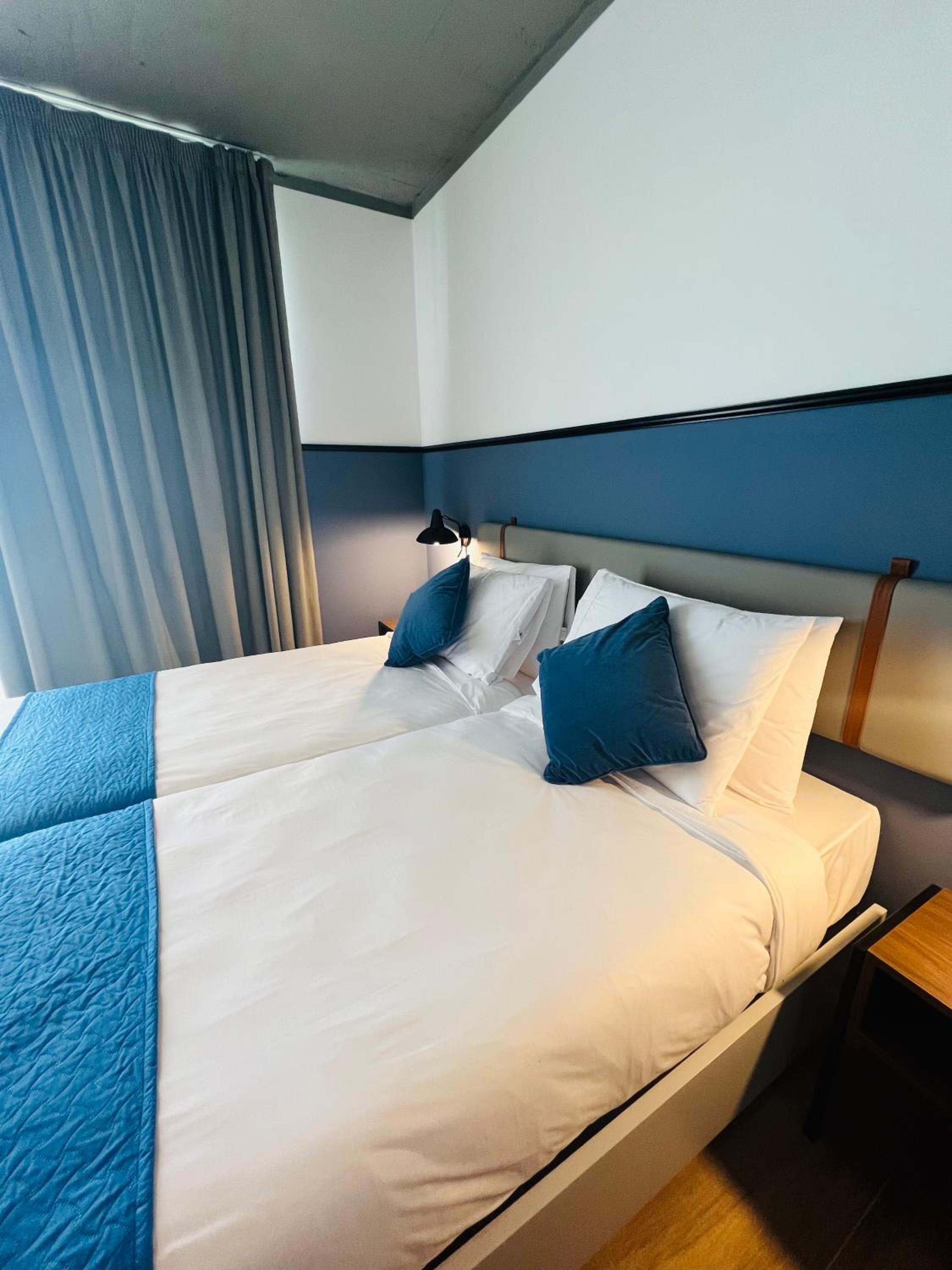 Deluxe Twin Room With Sea View photo 3
